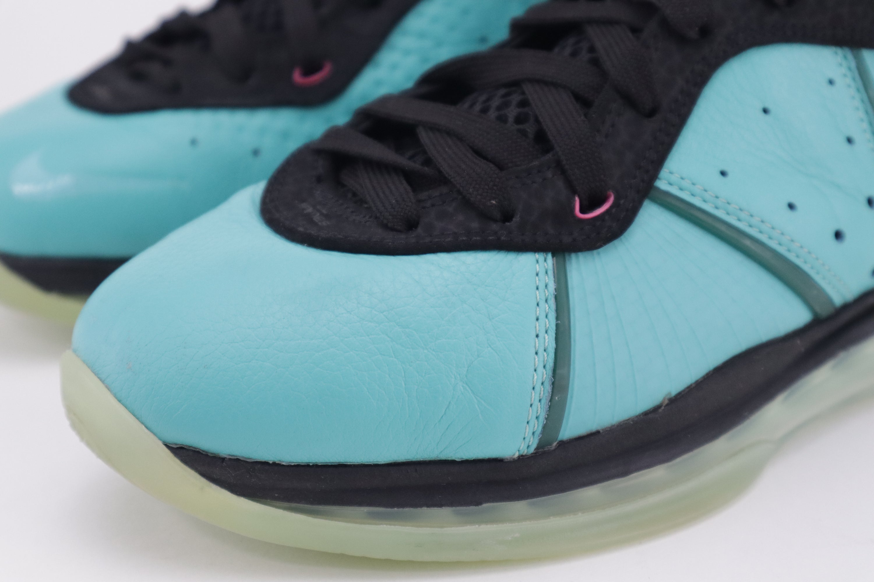 NIKE LEBRON 8 "SOUTH BEACH"