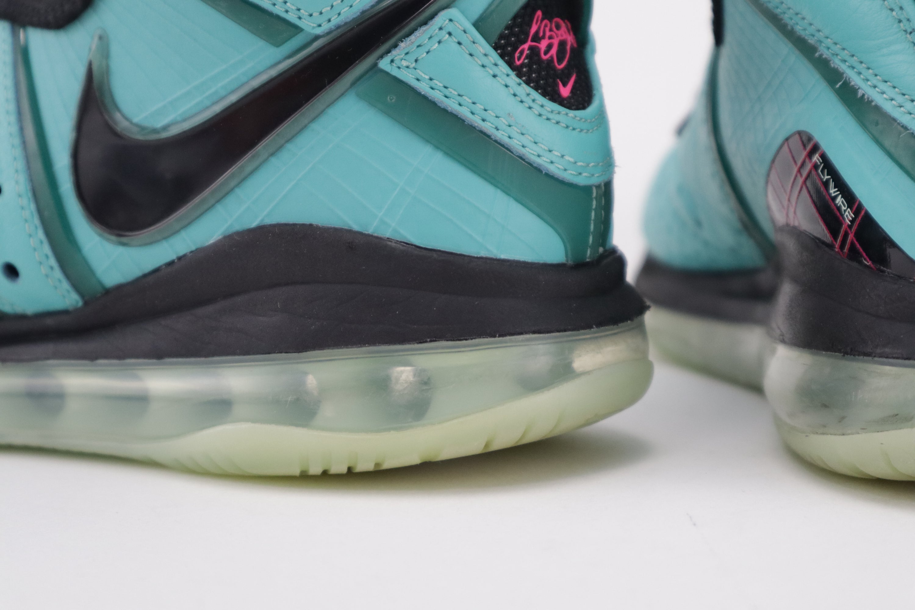 NIKE LEBRON 8 "SOUTH BEACH"
