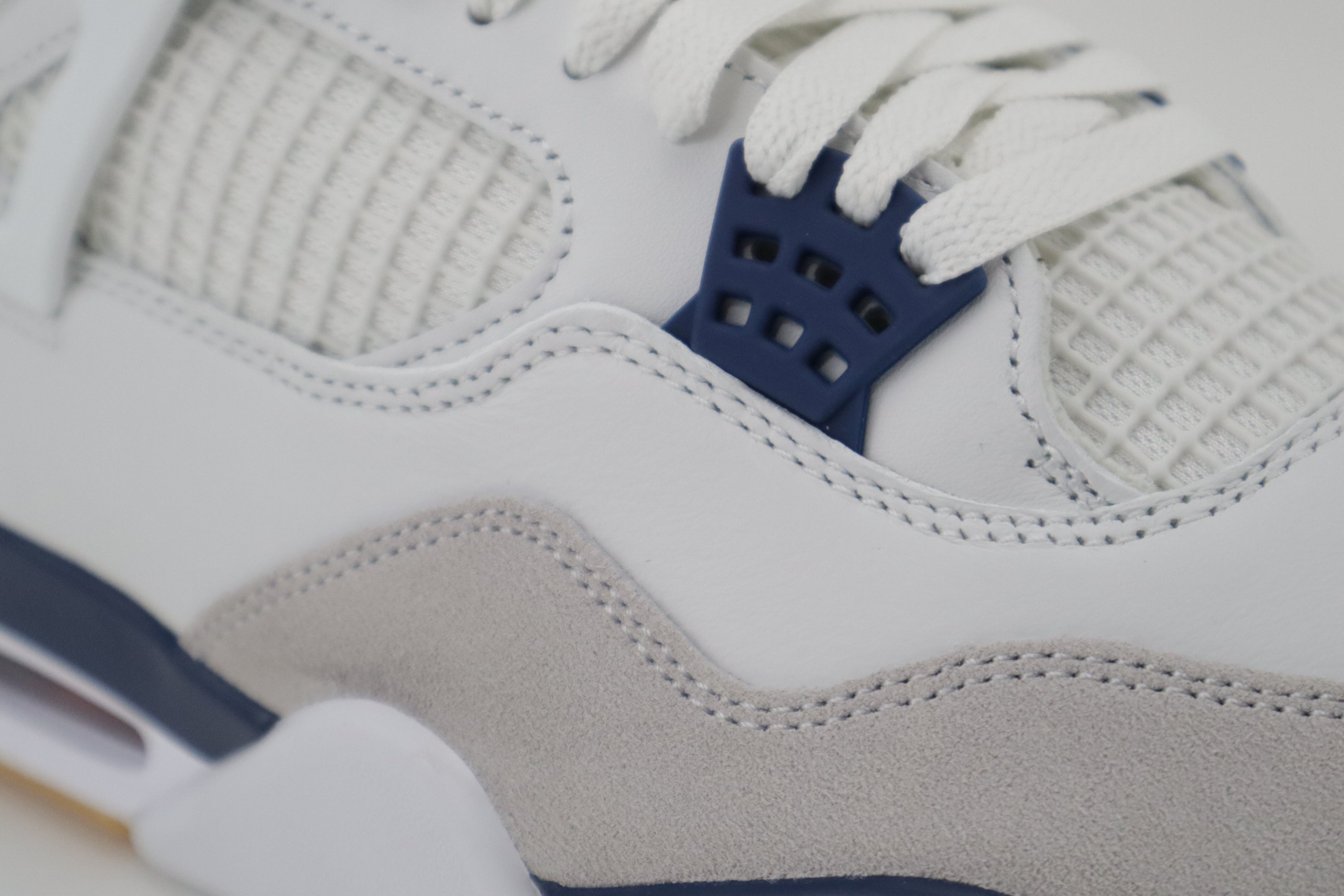 4 RETRO SB "WHITE NAVY"
