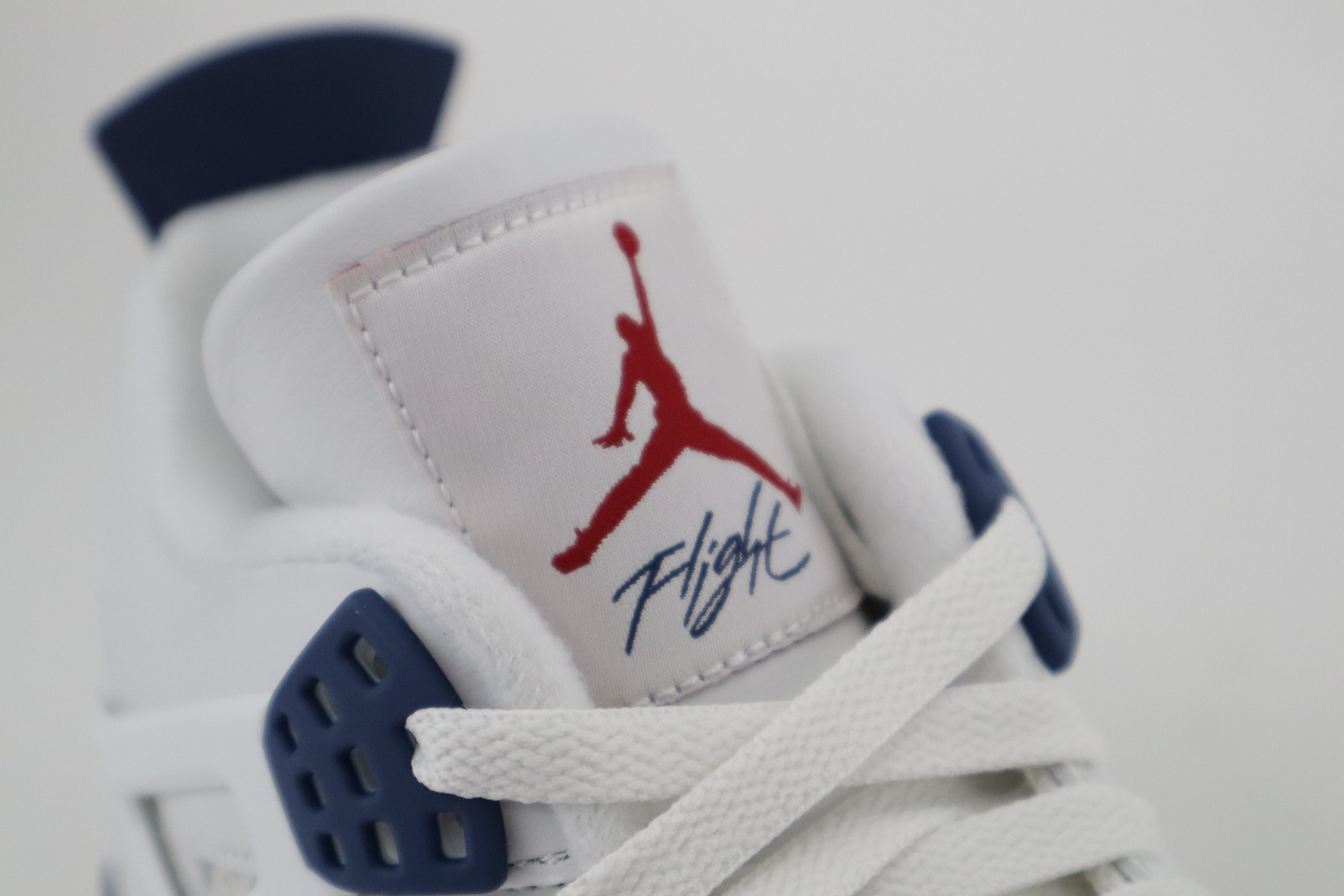 4 RETRO SB "WHITE NAVY"