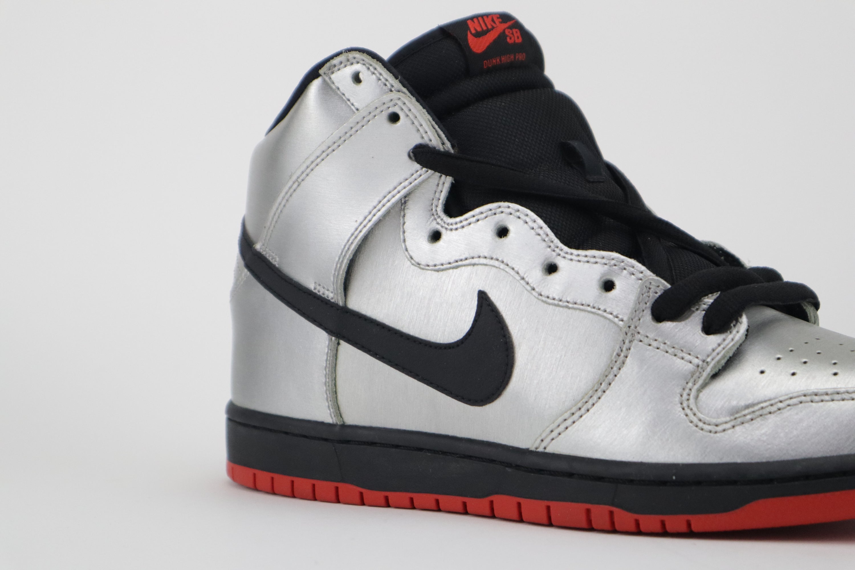 DUNK HIGH PRO SB "STEEL RESERVE"