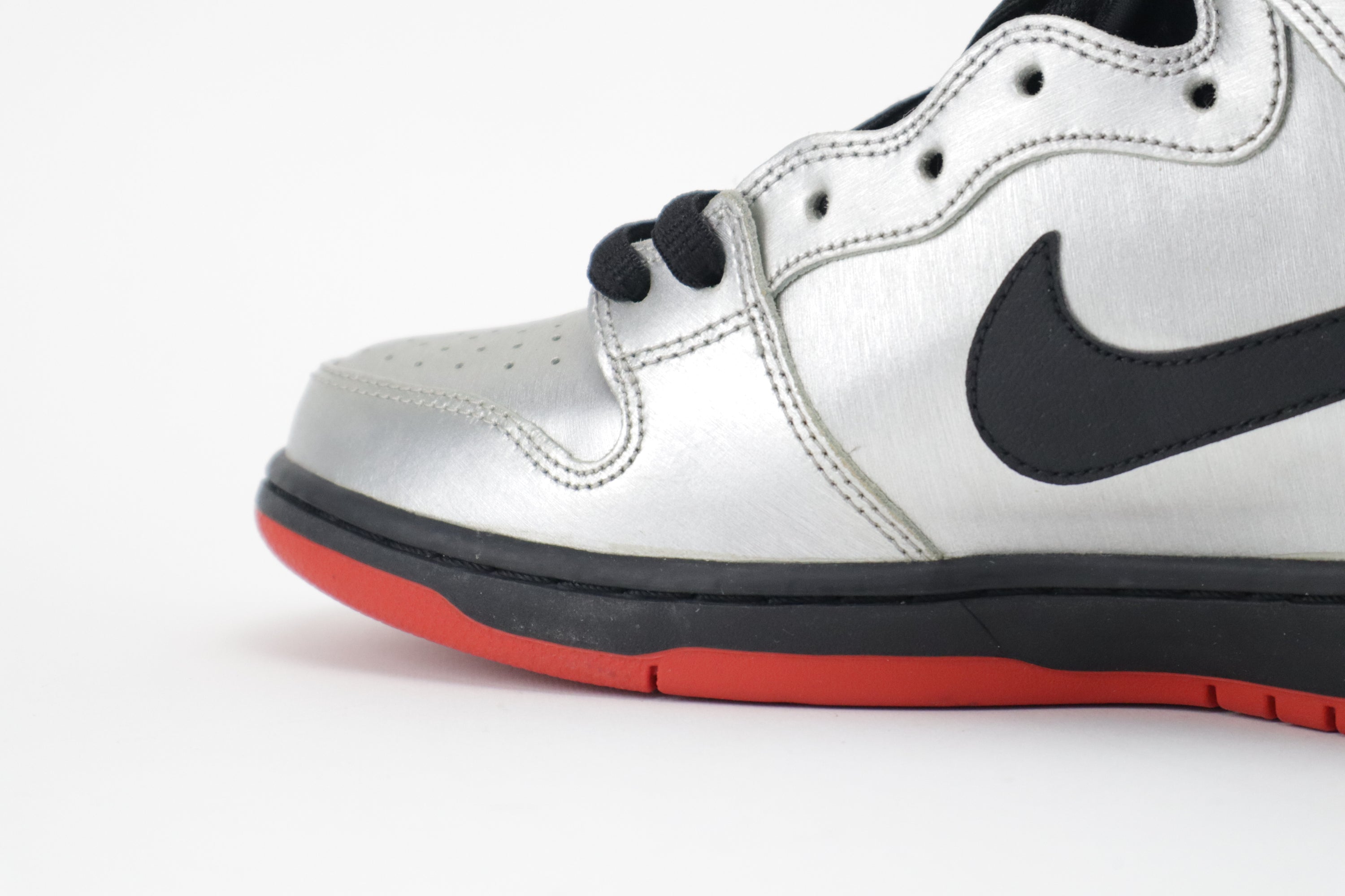 DUNK HIGH PRO SB "STEEL RESERVE"