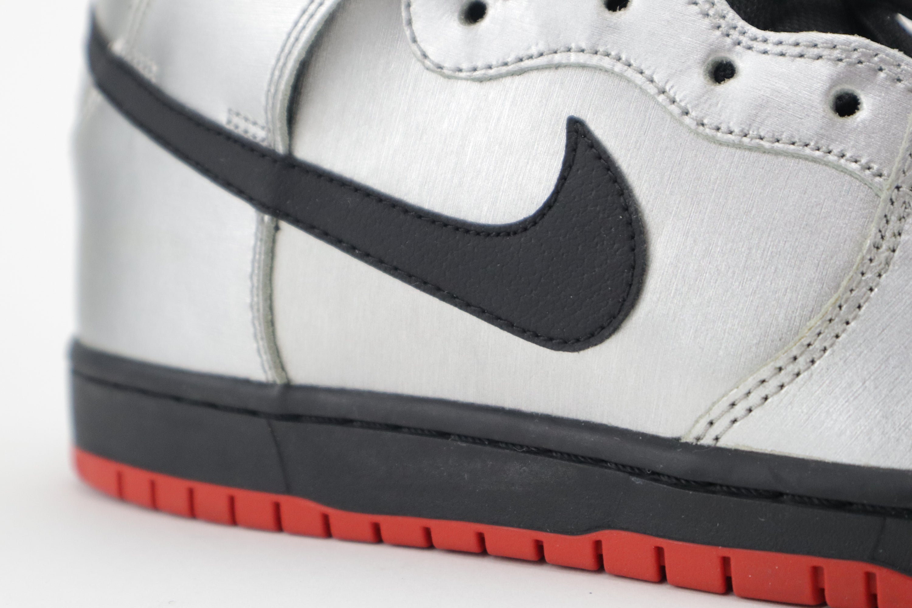 DUNK HIGH PRO SB "STEEL RESERVE"
