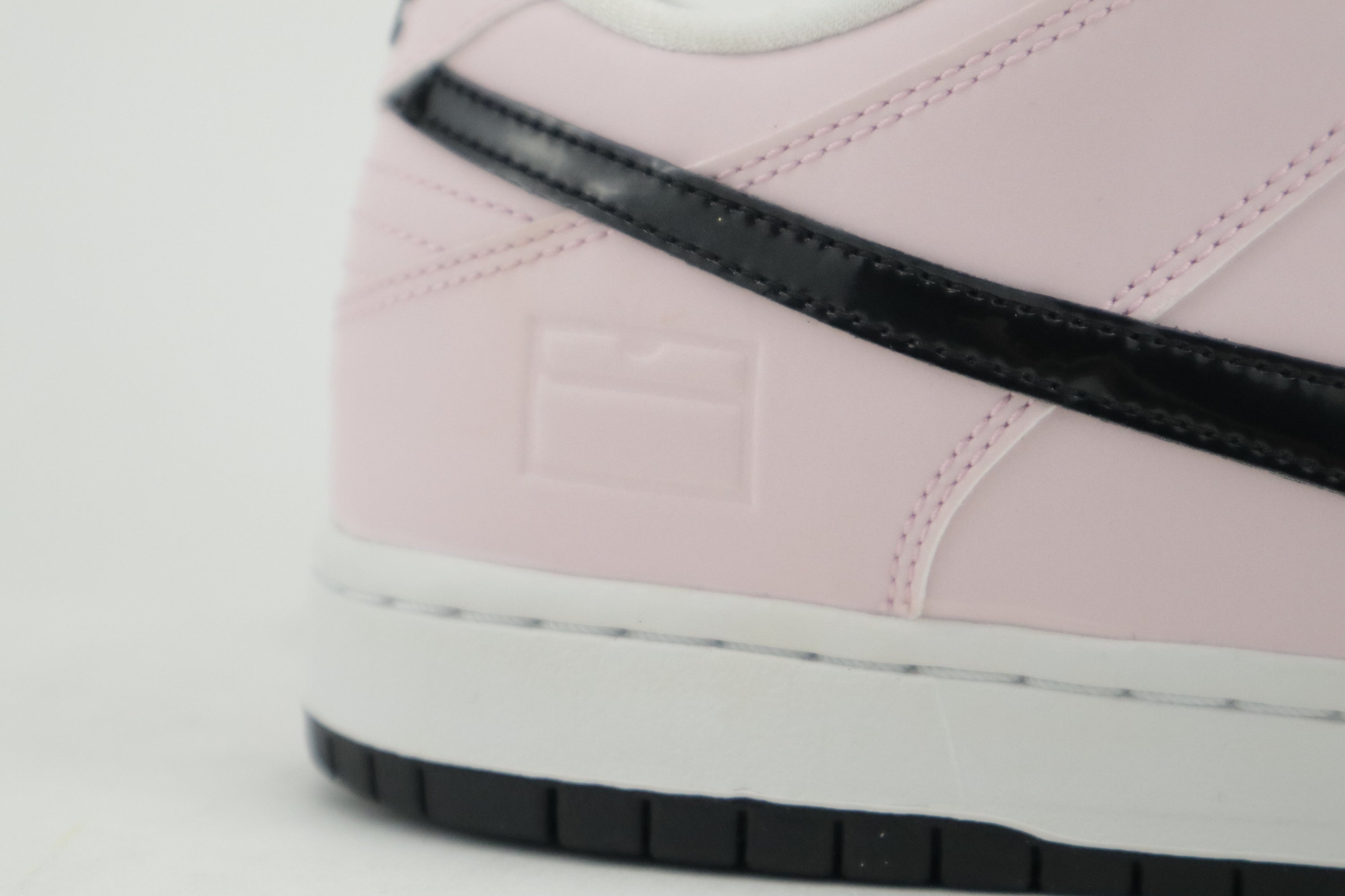 SB DUNK LOW "PINK BOX"
