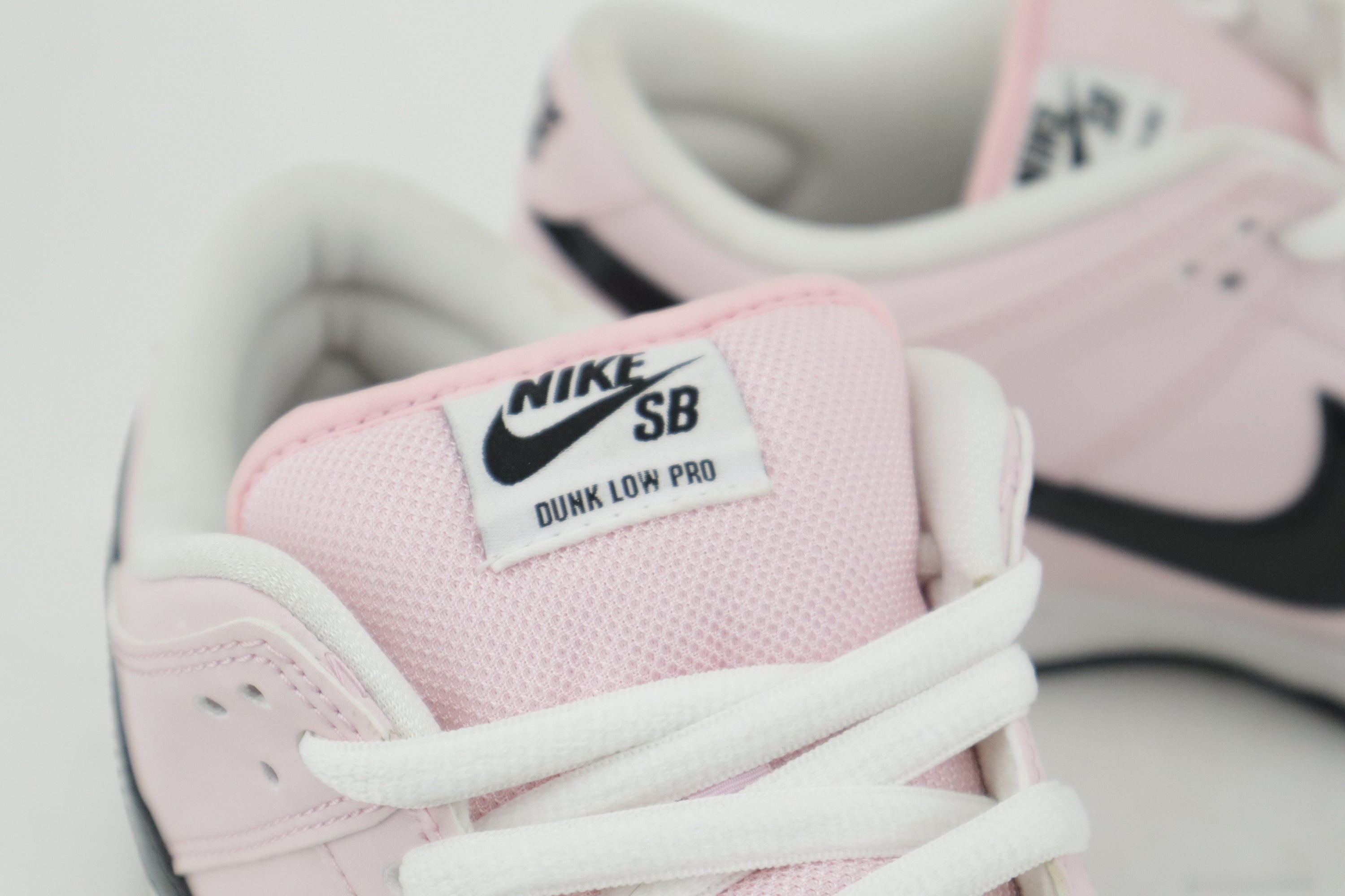 SB DUNK LOW "PINK BOX"