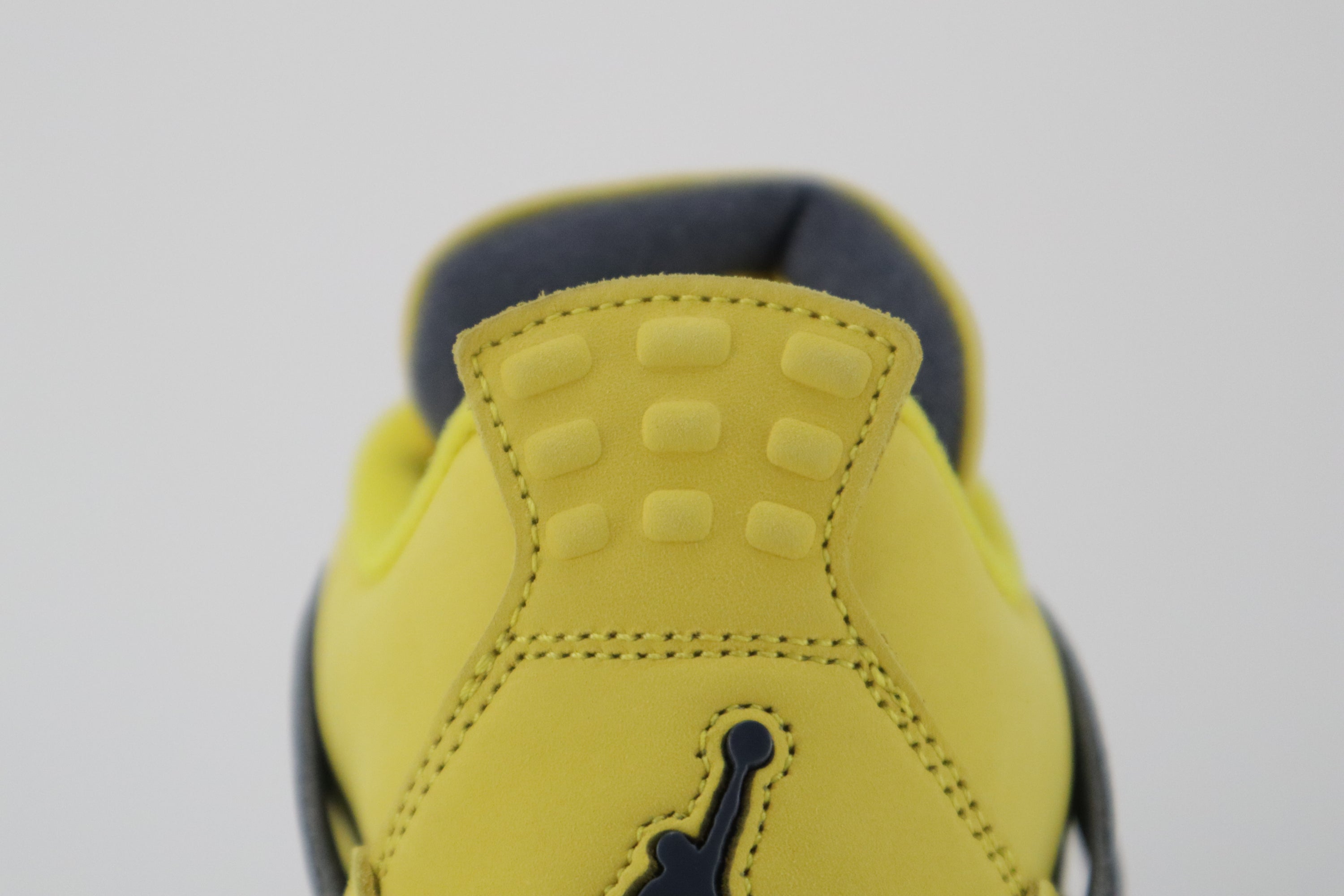 RETRO 4 "LIGHTNING" 2021