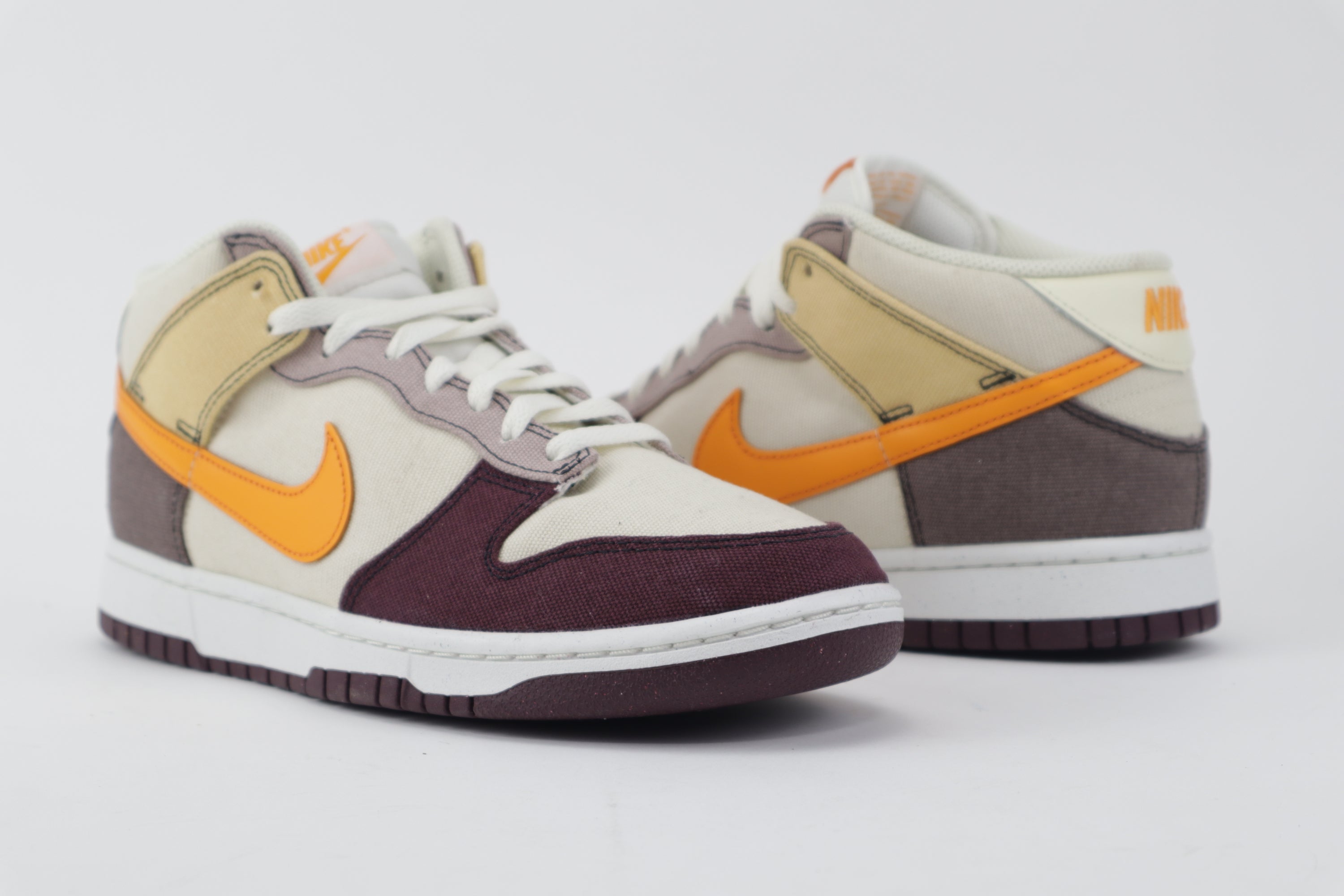 DUNK MID "COCONUT / VIVID ORANGE"