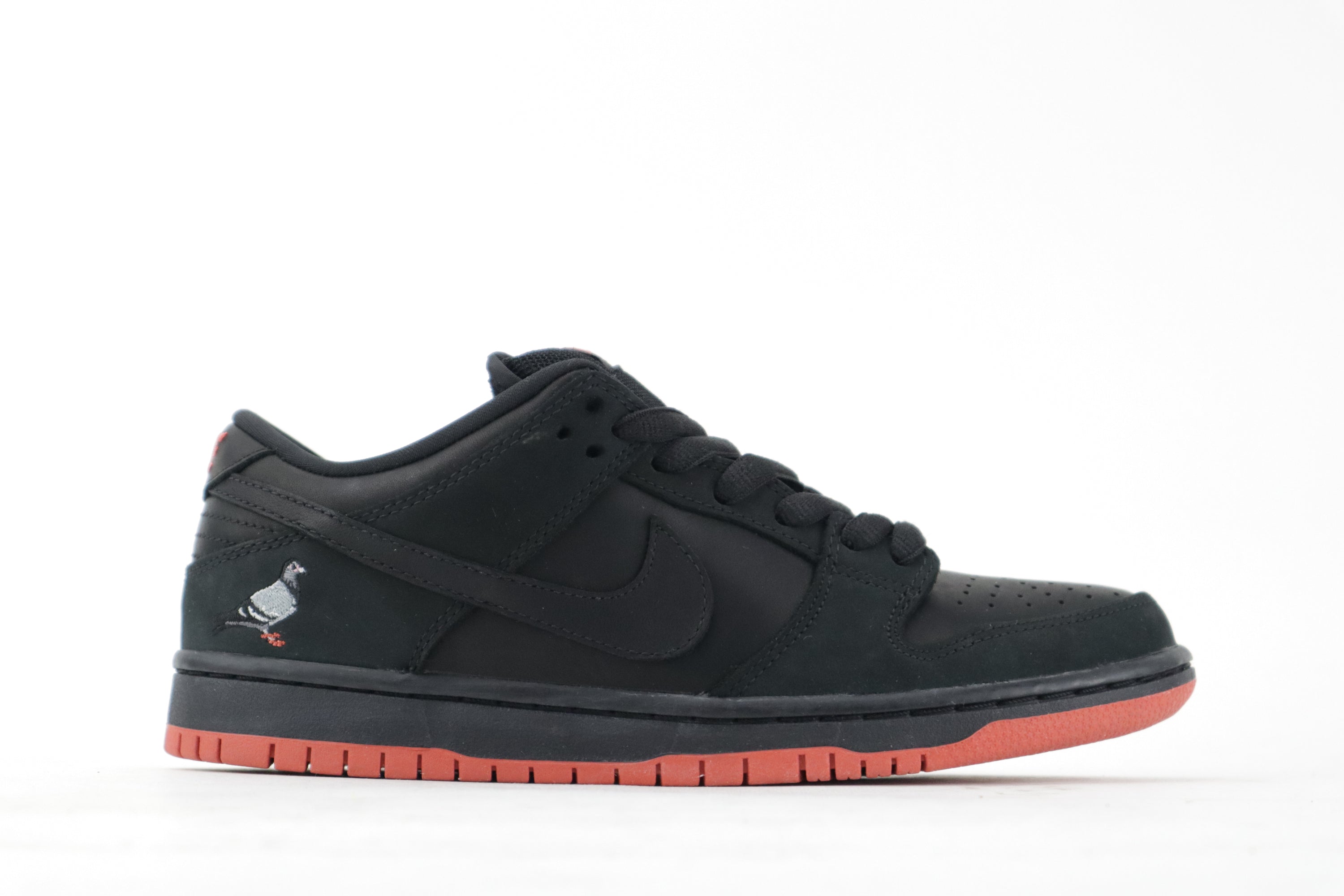 DUNK LOW PRO SB "BLACK PIGEON"