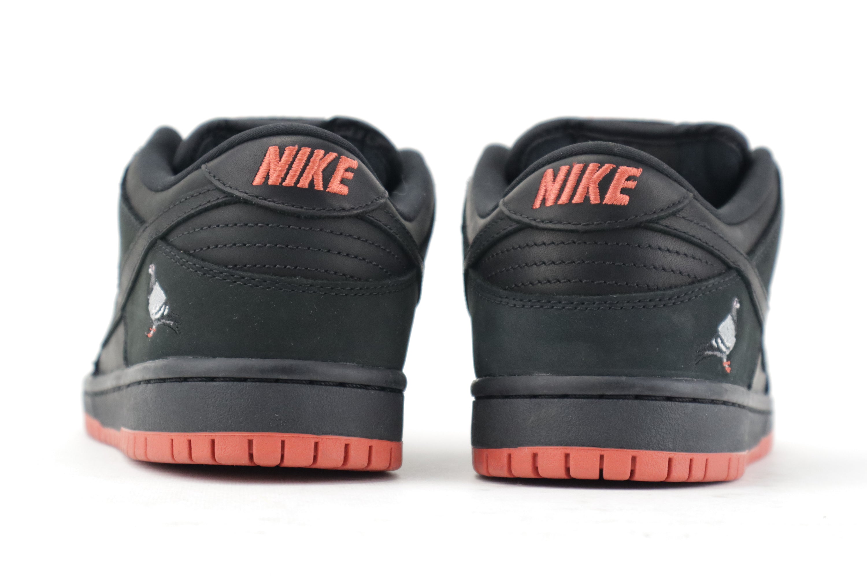 DUNK LOW PRO SB "BLACK PIGEON"