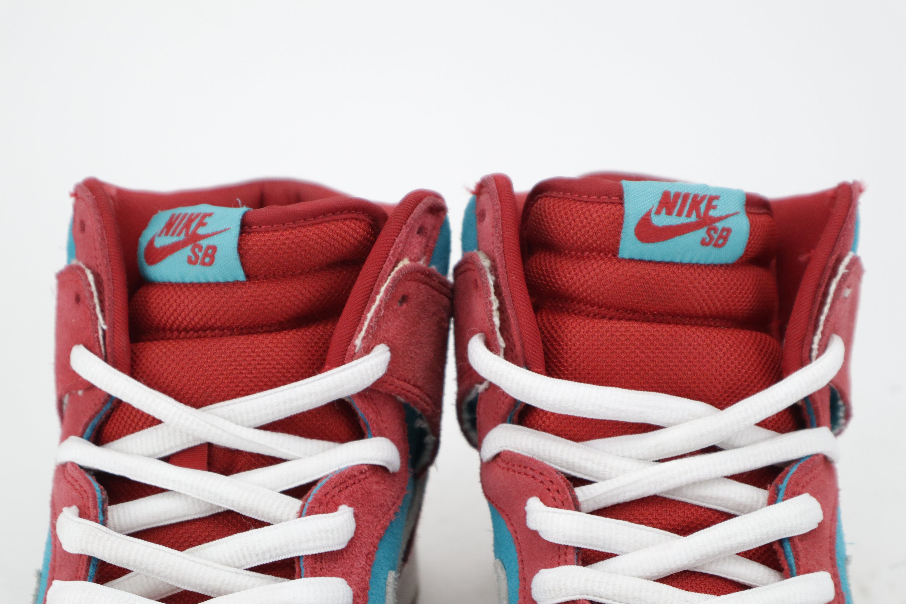 DUNK HIGH SB "BLOODY GUMS"