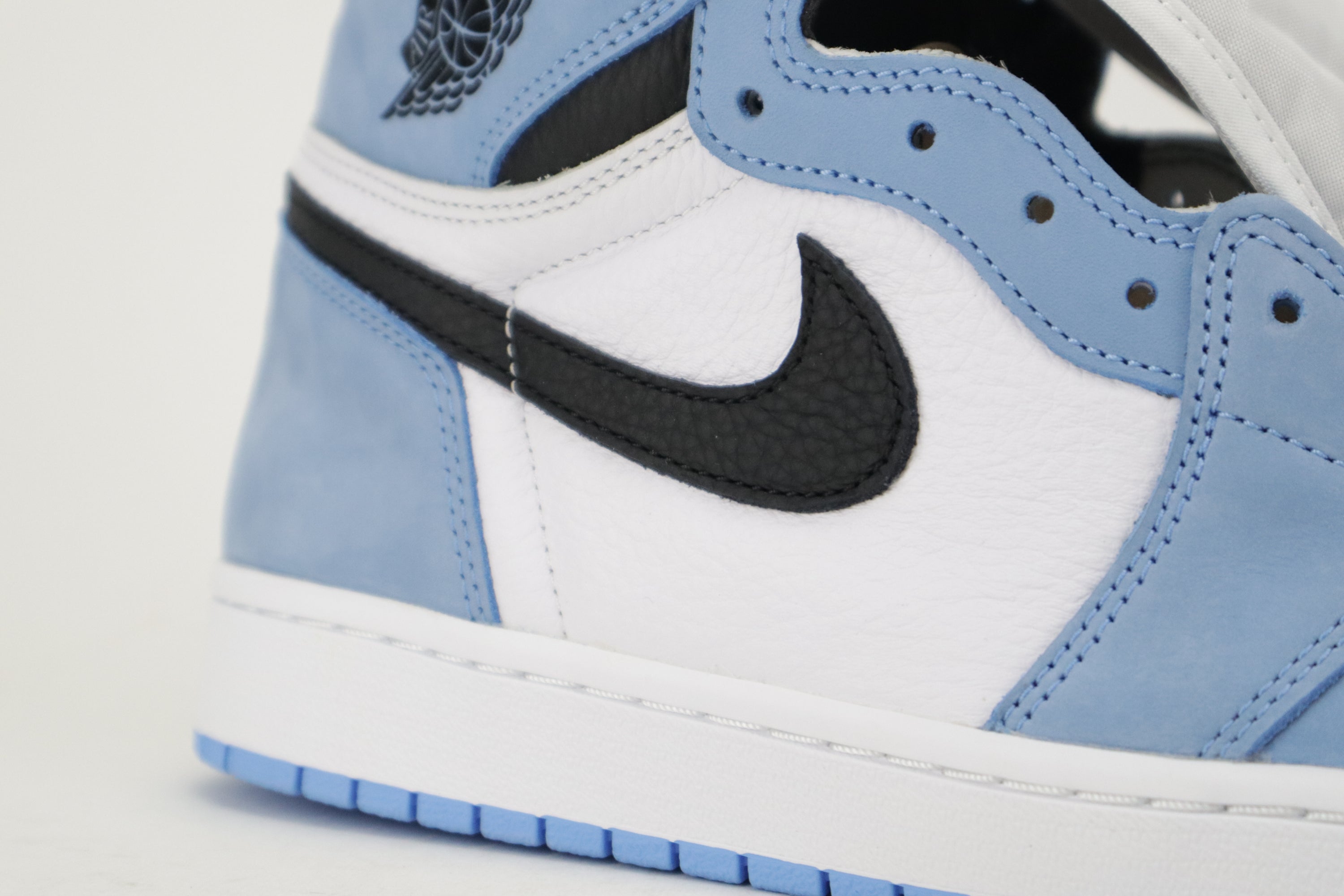 RETRO 1 HIGH OG "UNIVERSITY BLUE"