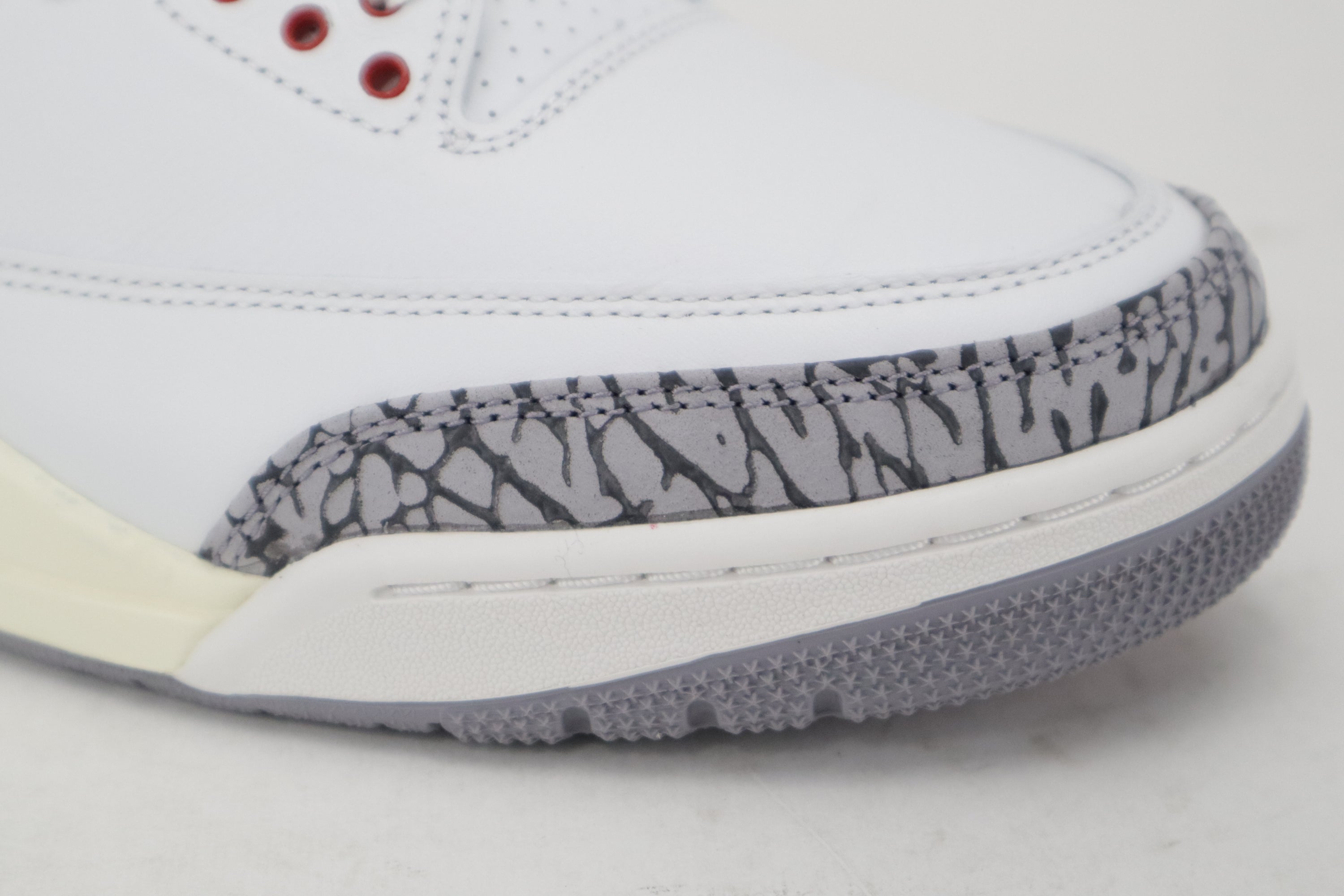 RETRO 3 "REIMAGINED WHITE CEMENT"