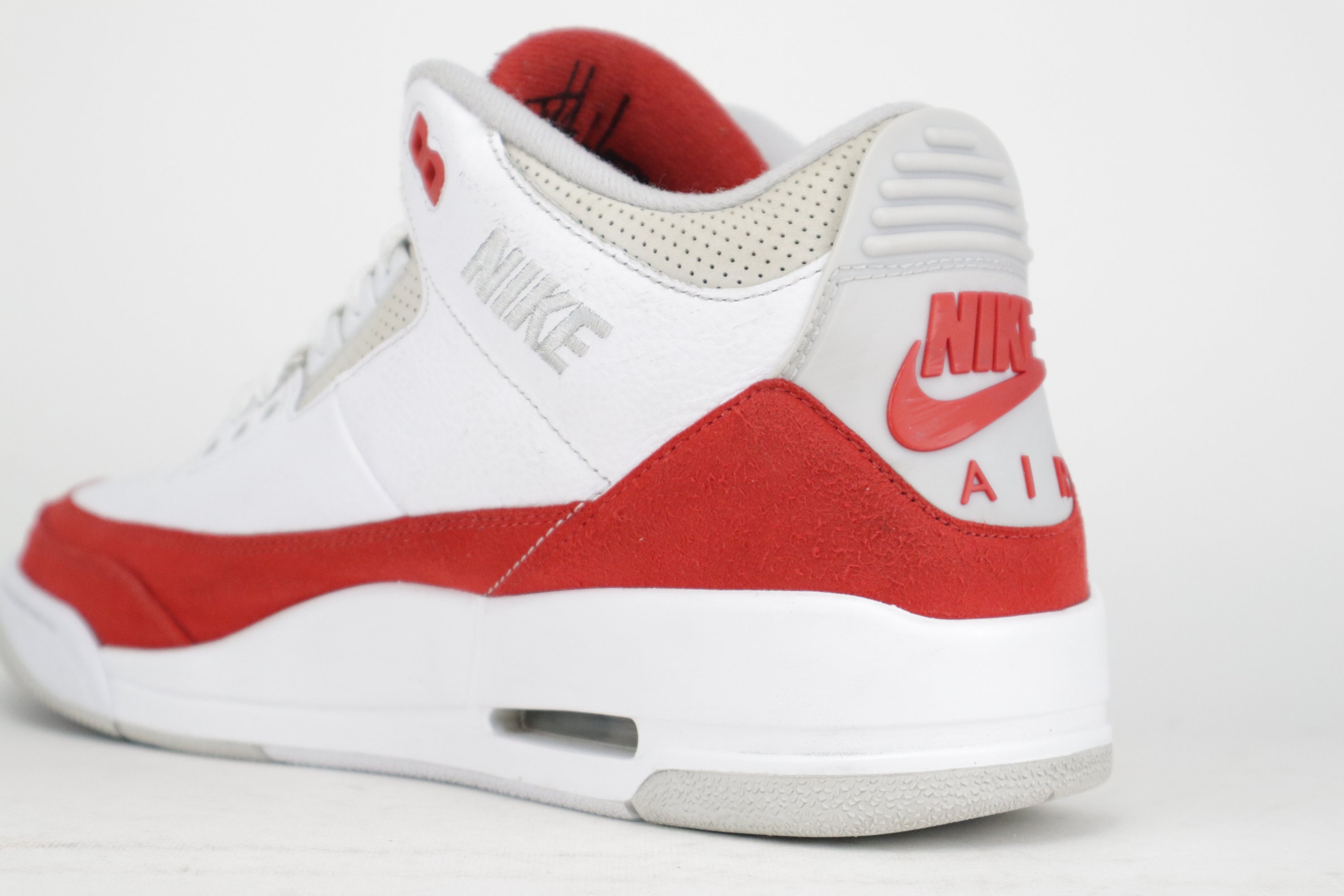 RETRO 3 "TINKER HATFIELD"