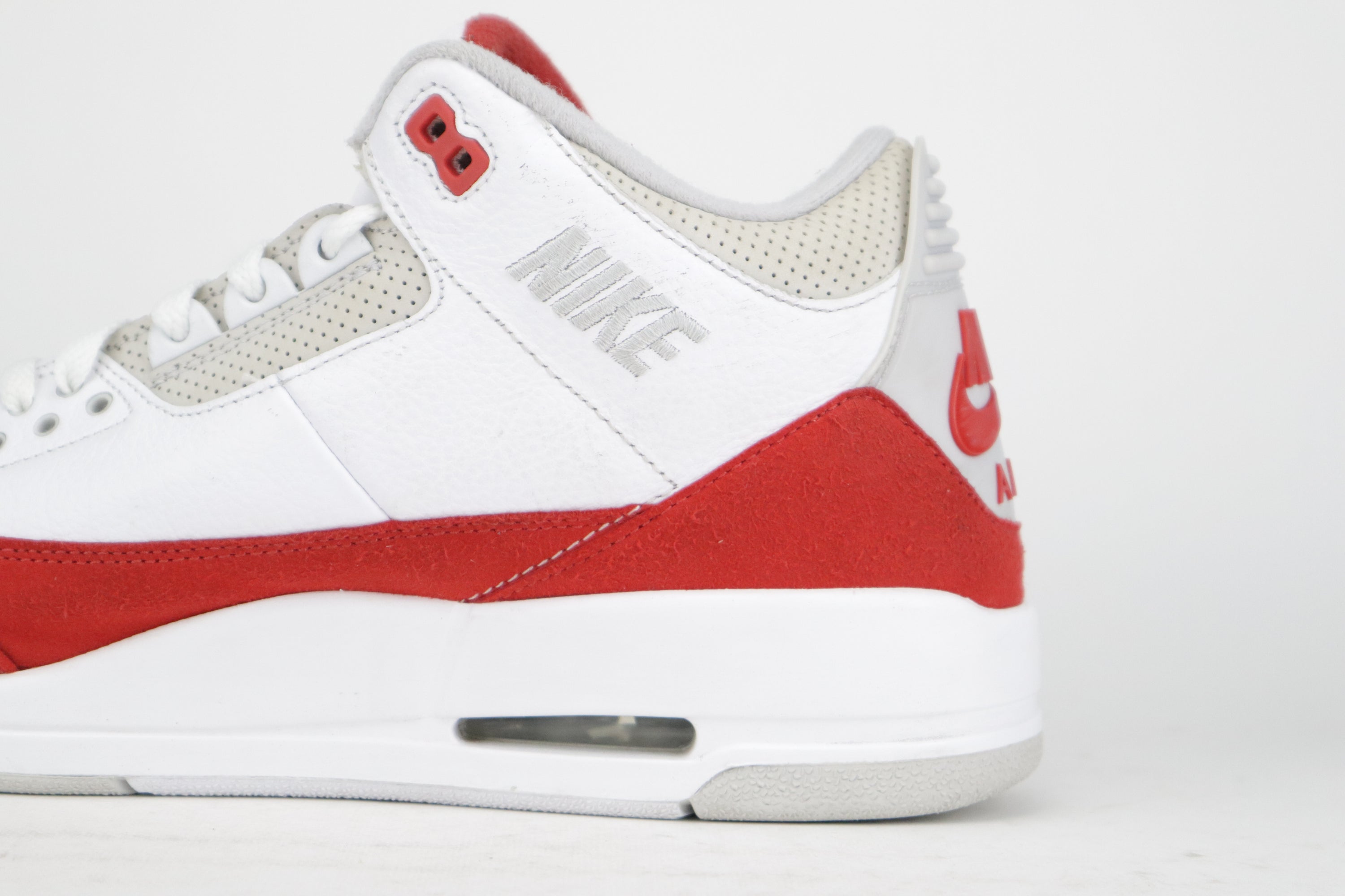 RETRO 3 "TINKER HATFIELD"