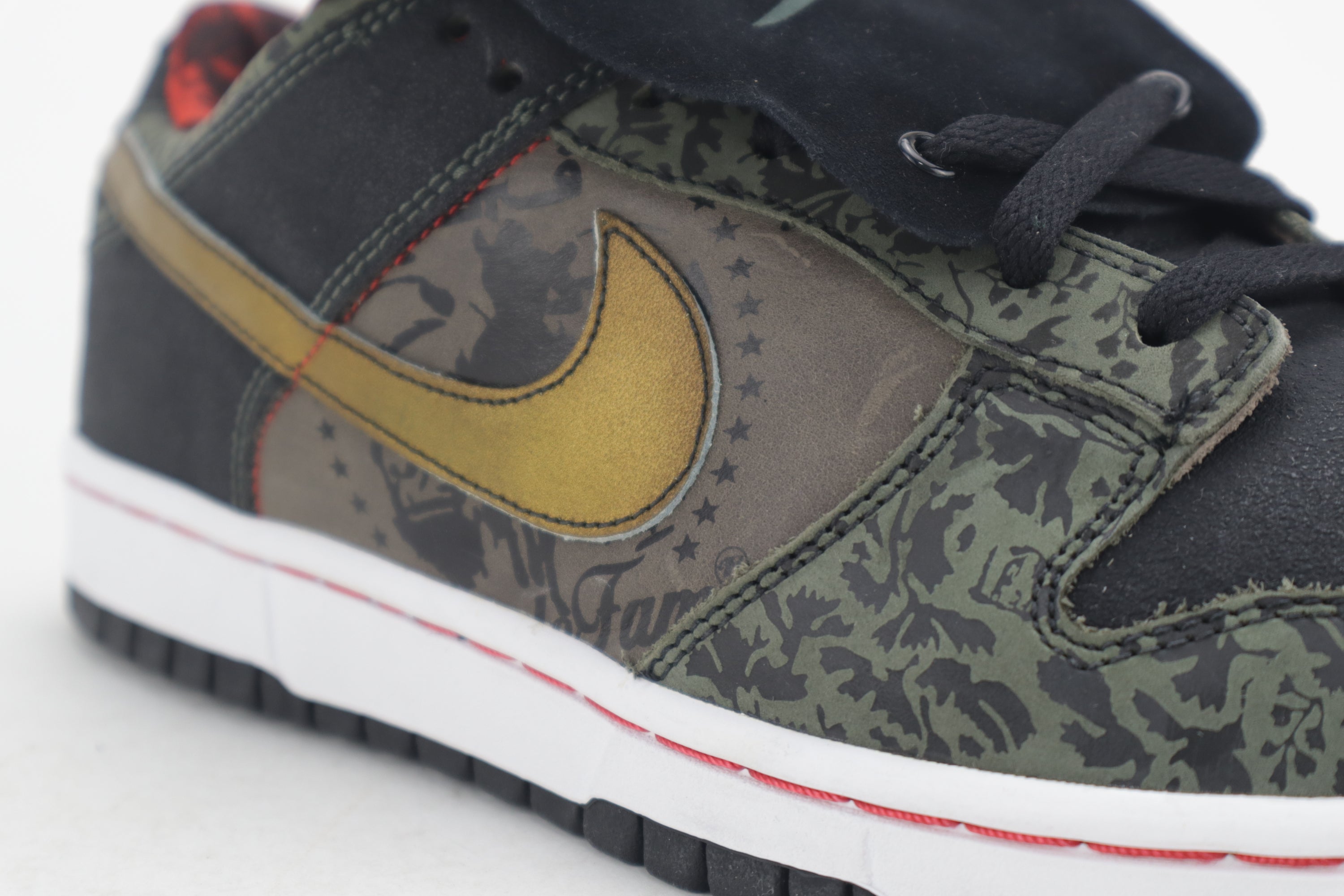 DUNK LOW PREMIUM SB X SBTG