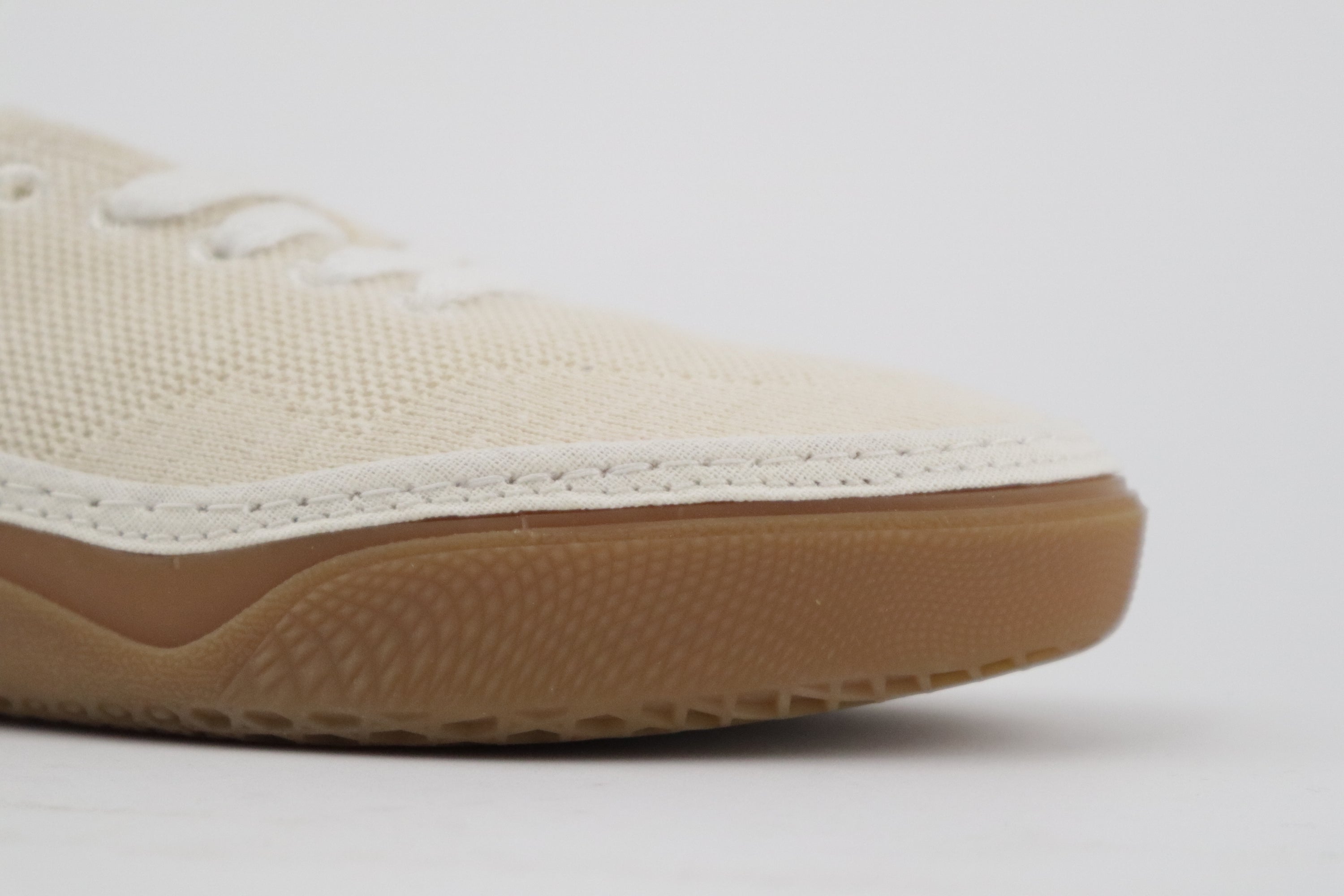 CIRCLE VEE "NATURAL/GUM"