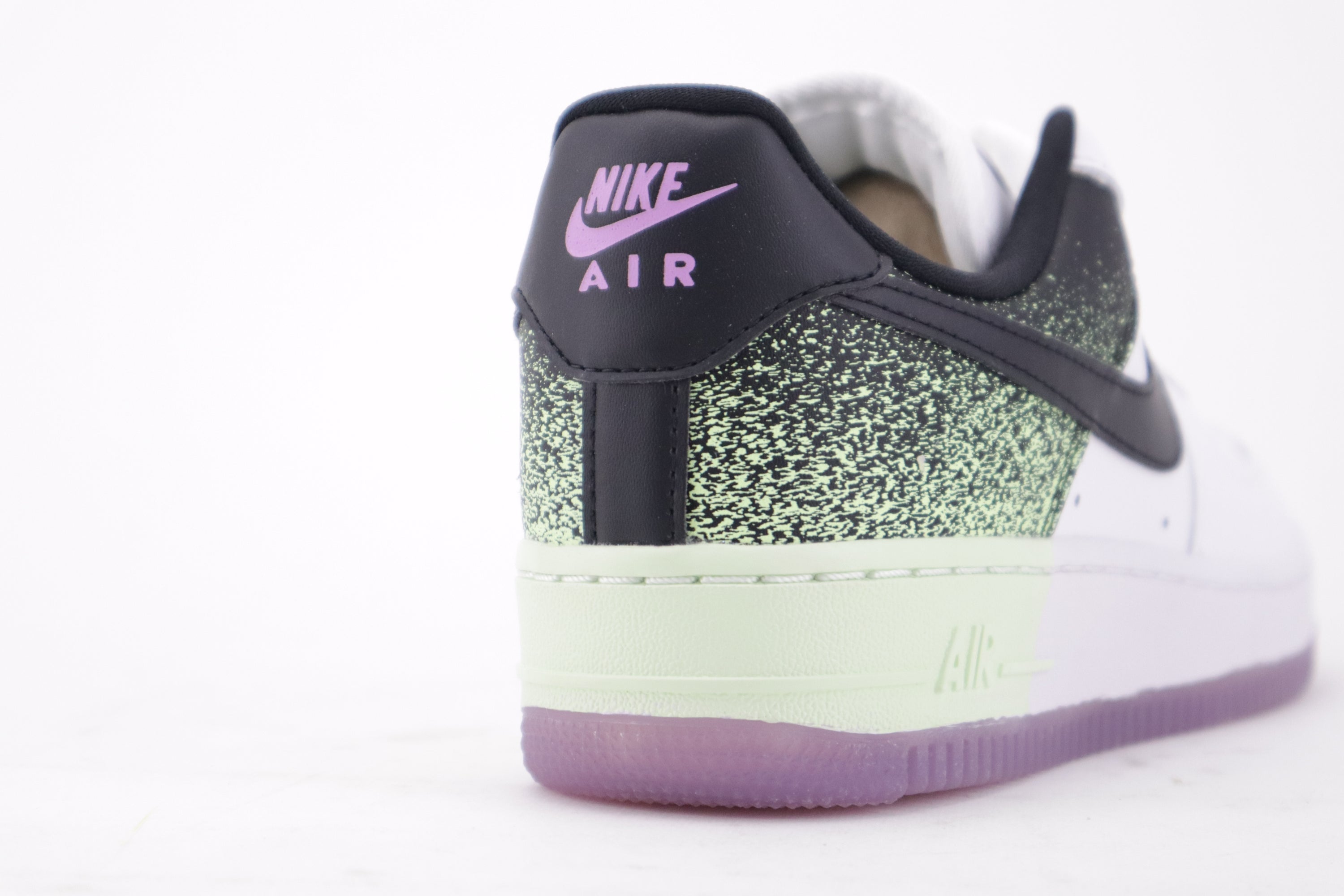 AIR FORCE 1 07' "BARELY VOLT"