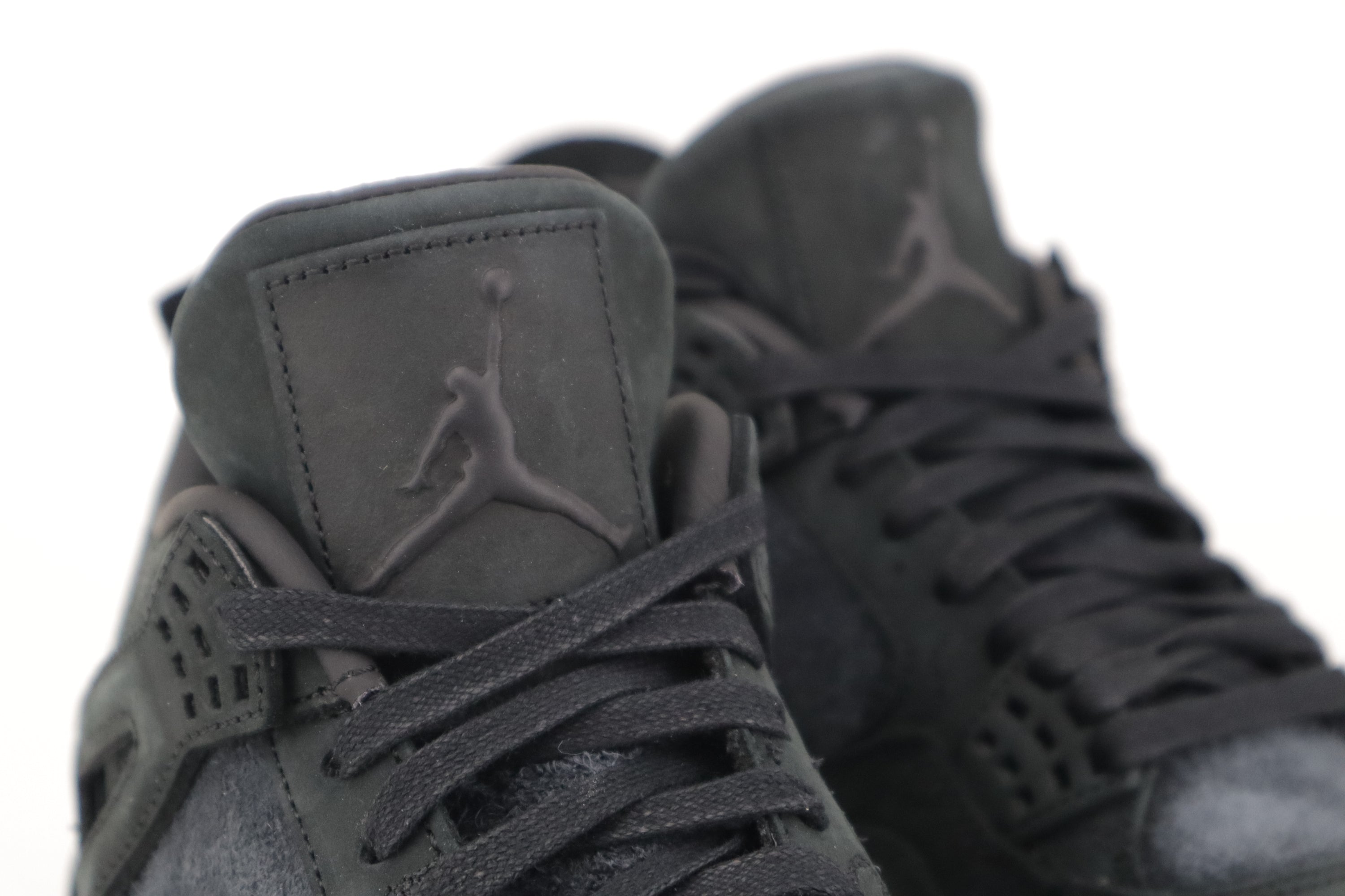 RETRO 4 X KAWS "BLACK"