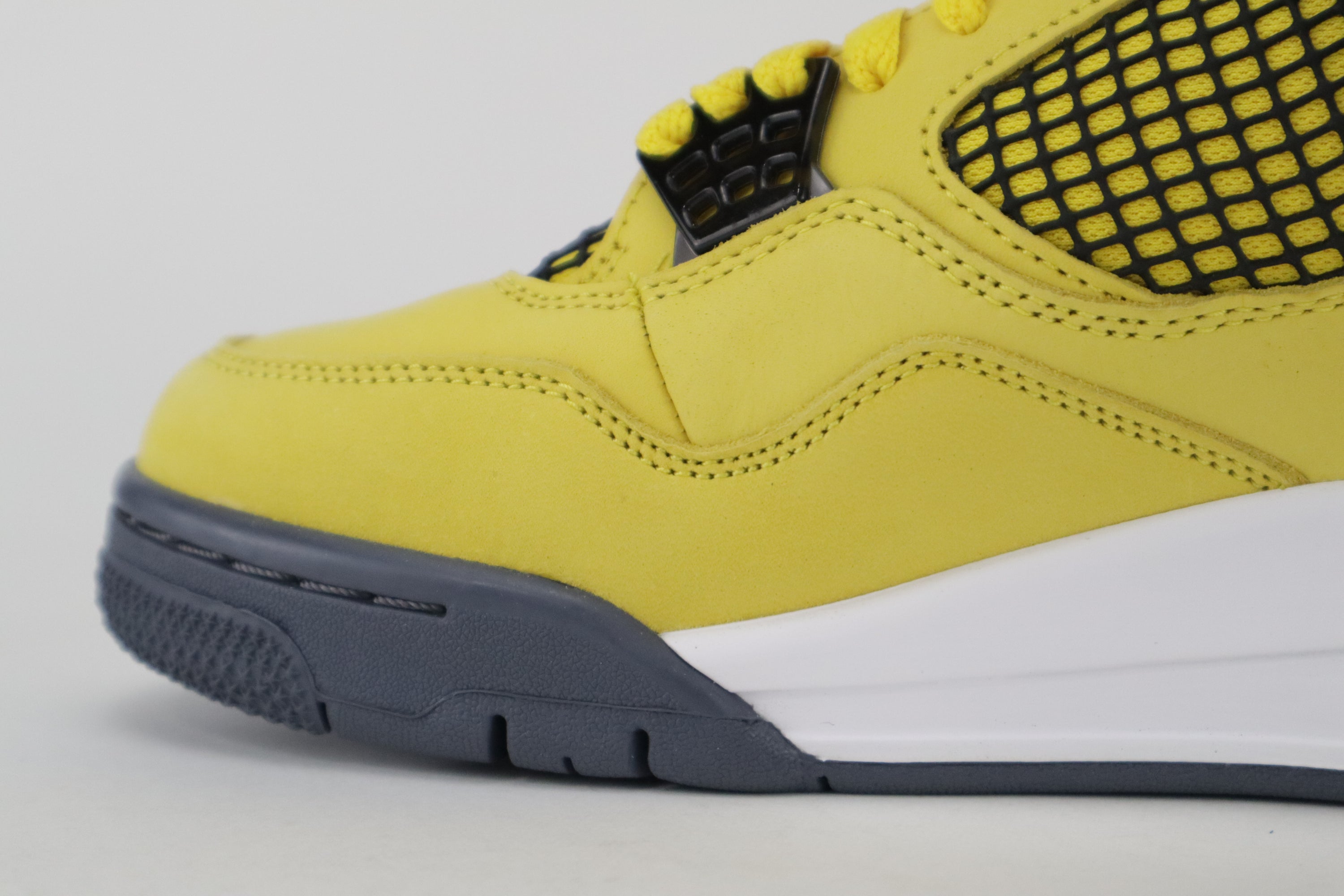 RETRO 4 "LIGHTNING" 2021