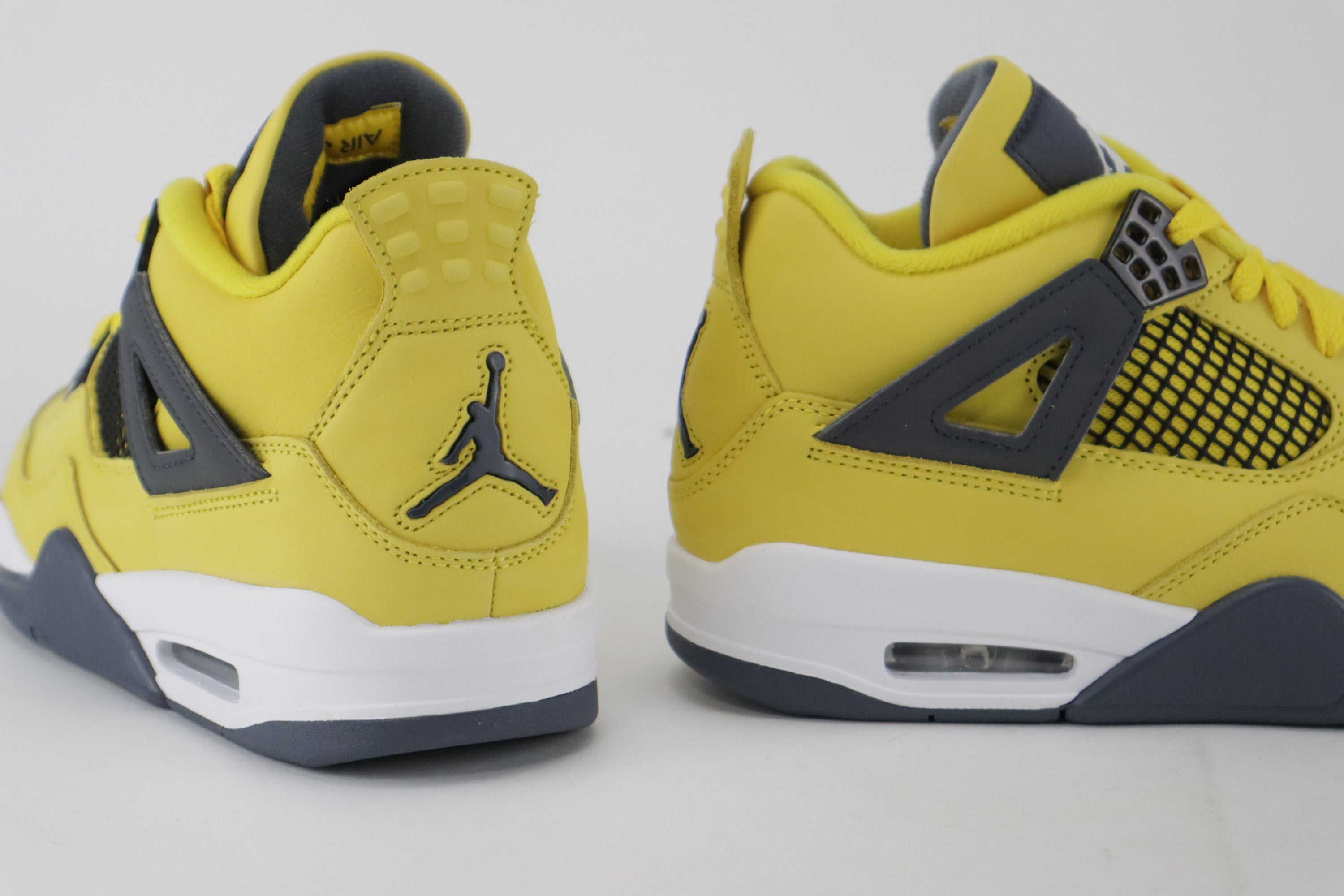 RETRO 4 "LIGHTNING" 2021
