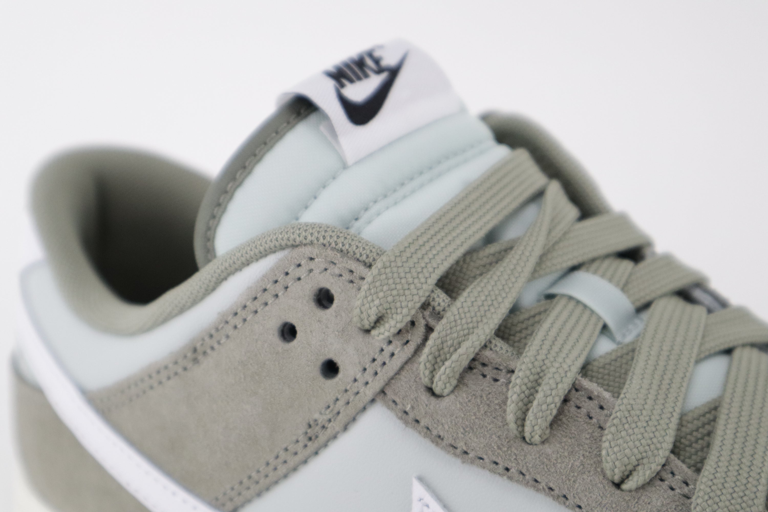 DUNK LOW RETRO SE "ARGENT/ LIGHT ARMY"