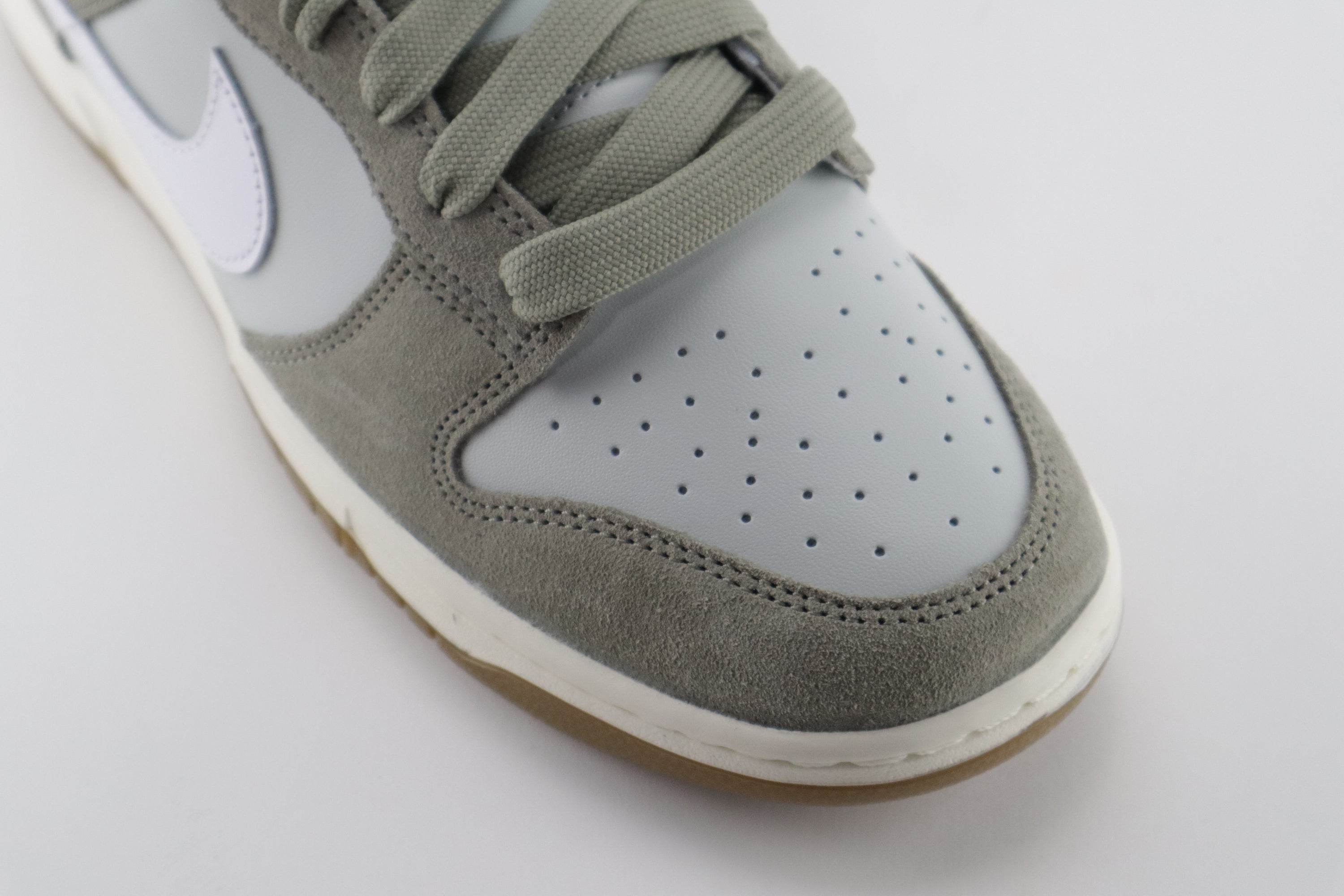 DUNK LOW RETRO SE "ARGENT/ LIGHT ARMY"