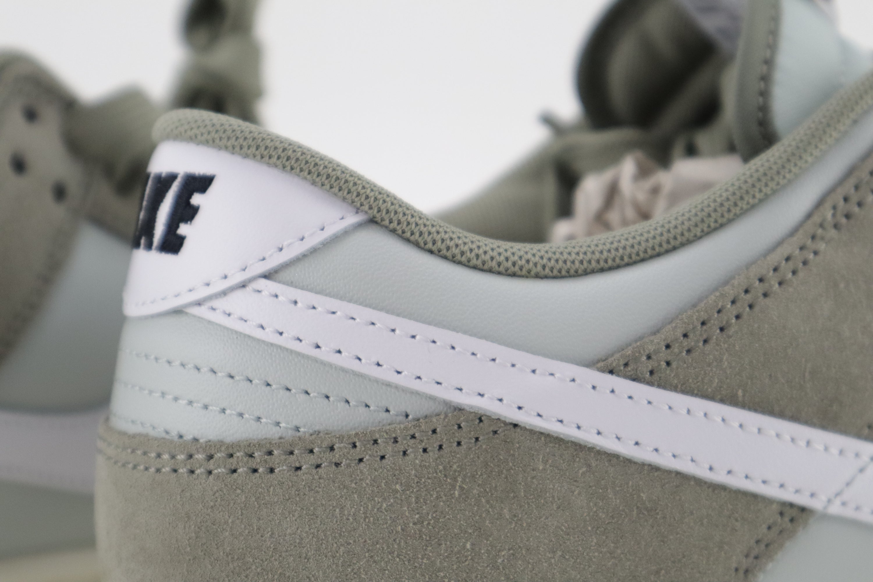 DUNK LOW RETRO SE "ARGENT/ LIGHT ARMY"