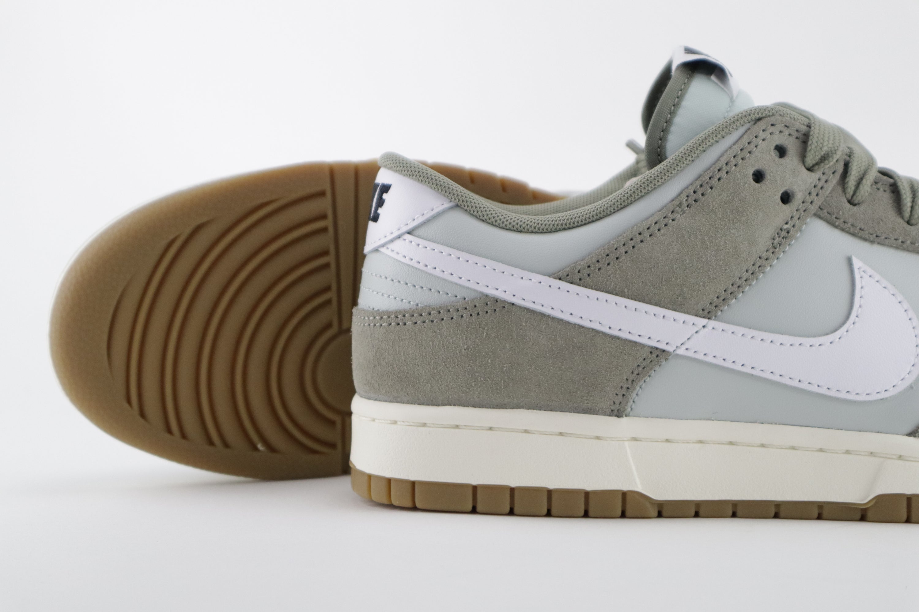 DUNK LOW RETRO SE "ARGENT/ LIGHT ARMY"