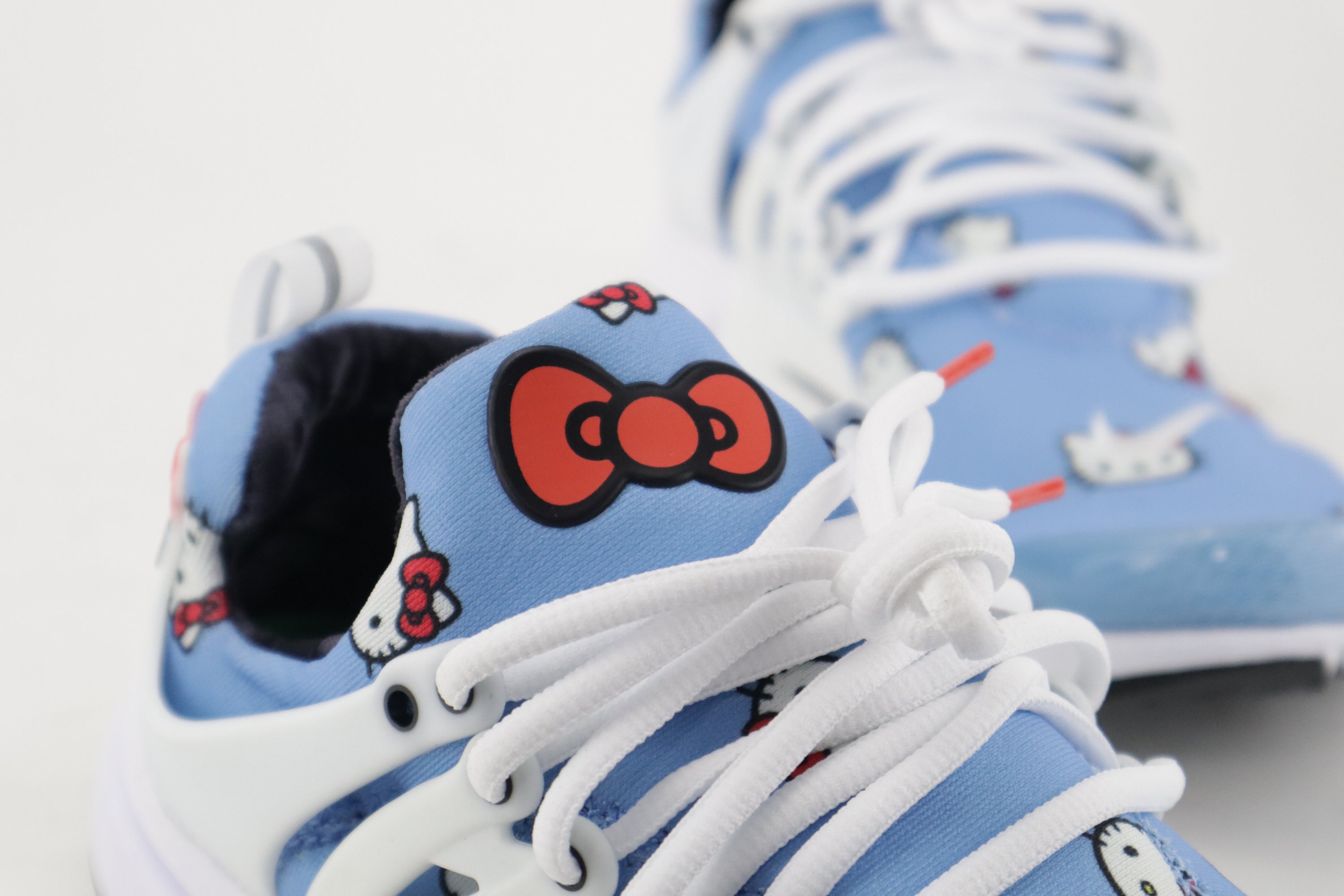 AIR PRESTO QS  X  HELLO KITTY