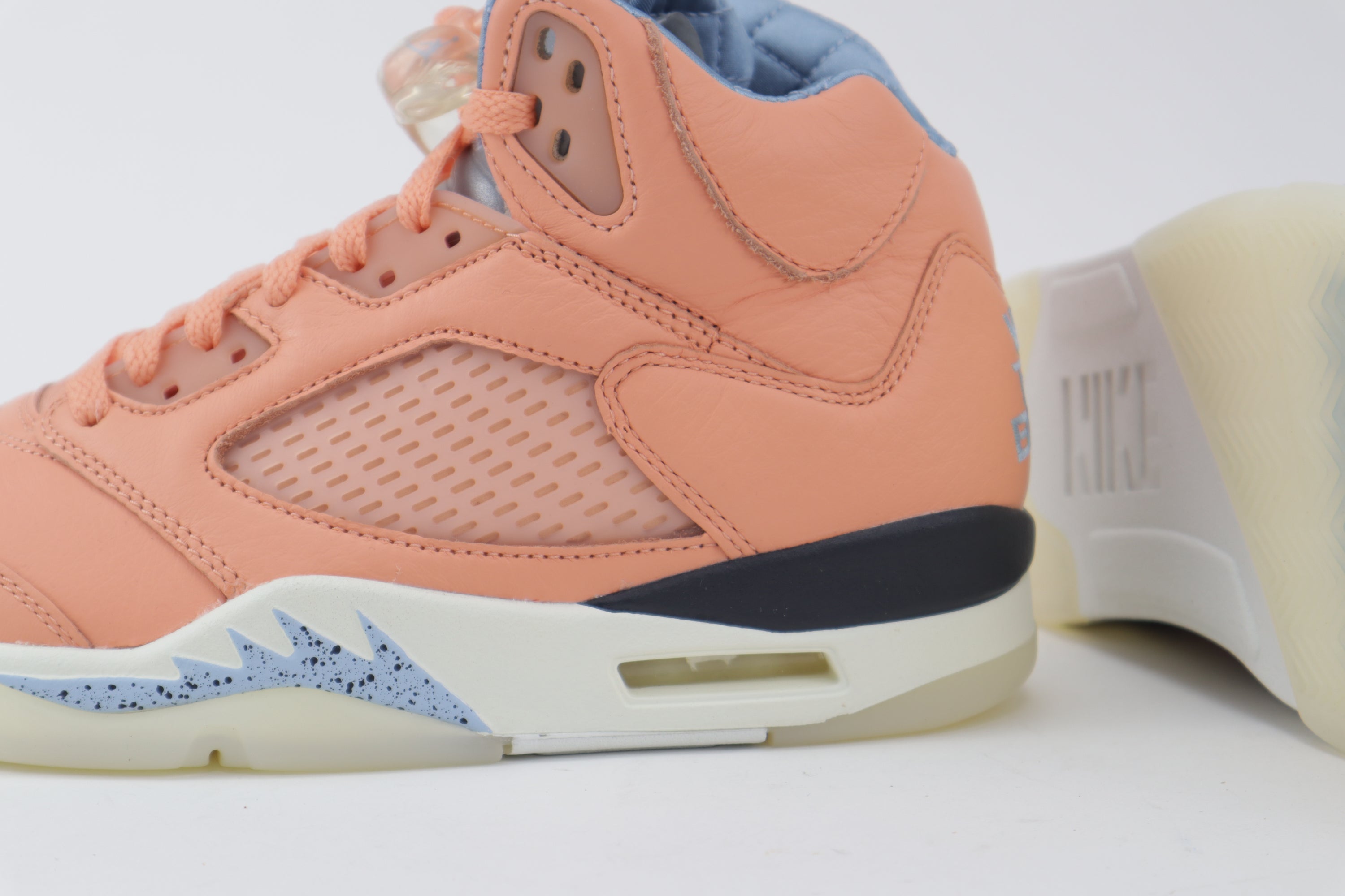 RETRO 5 X DJ KHALED "WE THE BEST"