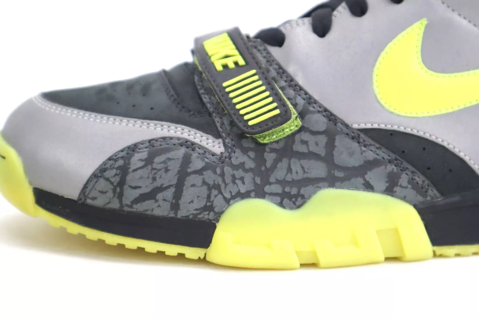 AIR TRAINER X DJ CLARK KENT "112" SAMPLE