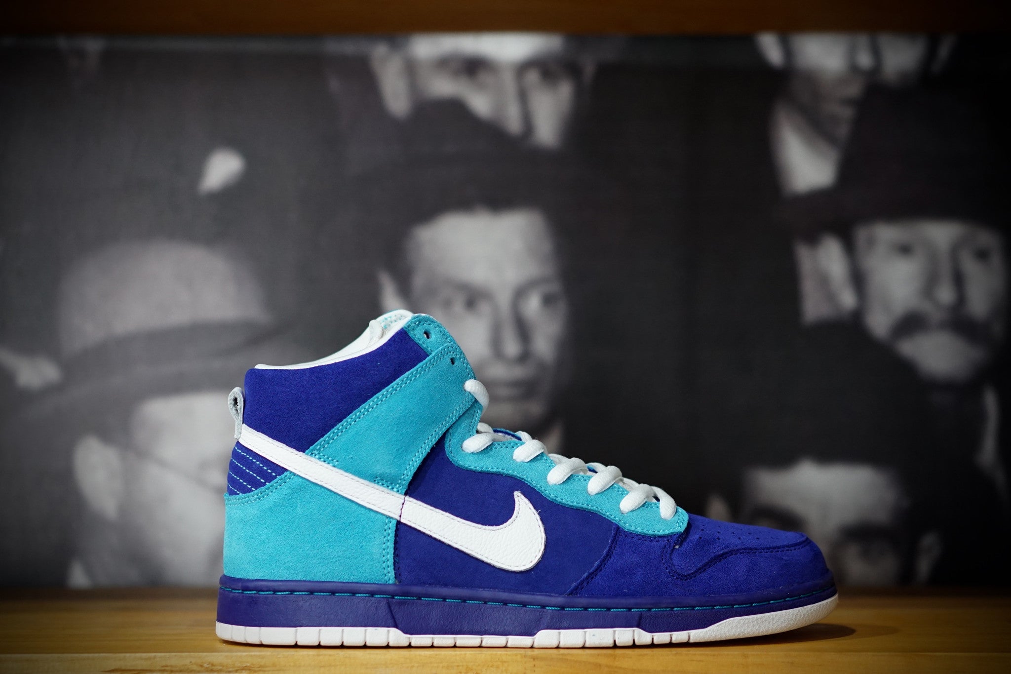 NIKE SB DUNK HIGH PRO "OCEANIC AIRLINES" 305050-400 - thesneakerspy