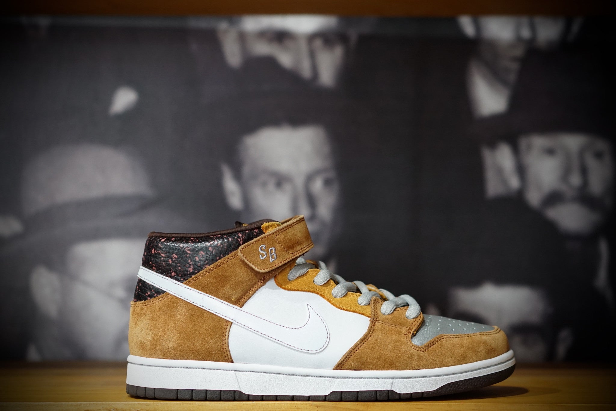 NIKE SB DUNK MID PRO "FENDER BASS" 314383-102 - thesneakerspy