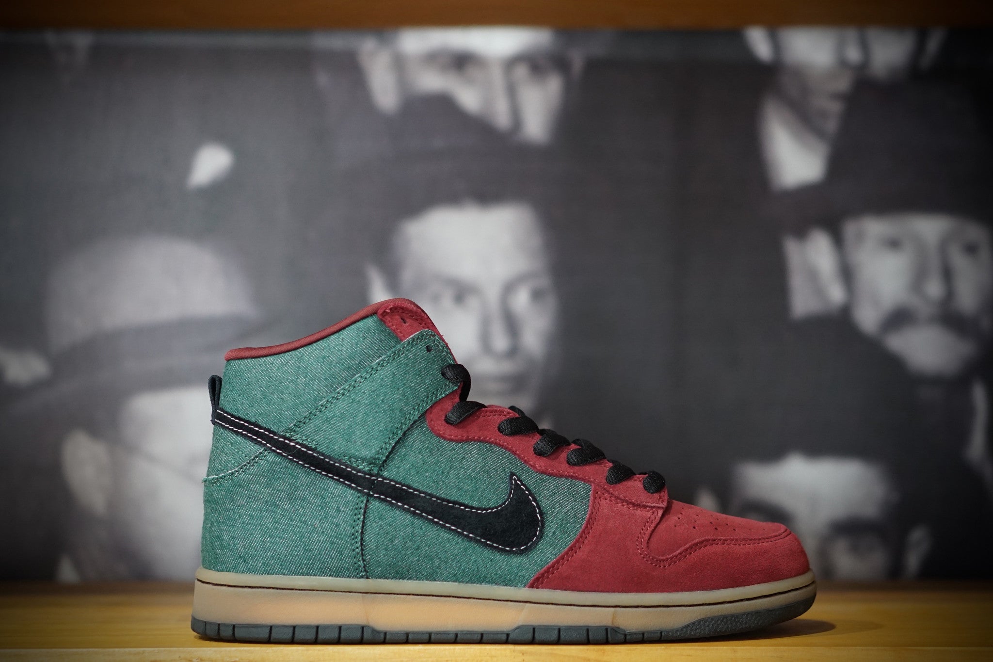 NIKE SB DUNK HIGH "GOOFY BOY" 305050-305 - thesneakerspy