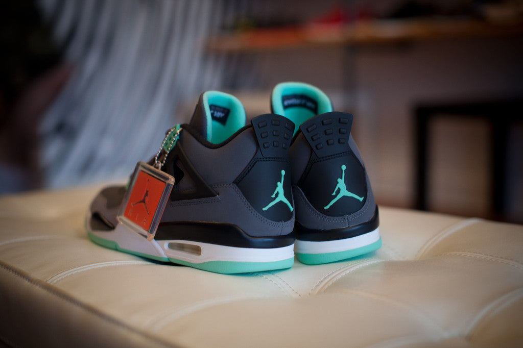 AIR JORDAN RETRO 4 "GREEN GLOW" 308497-033 - thesneakerspy