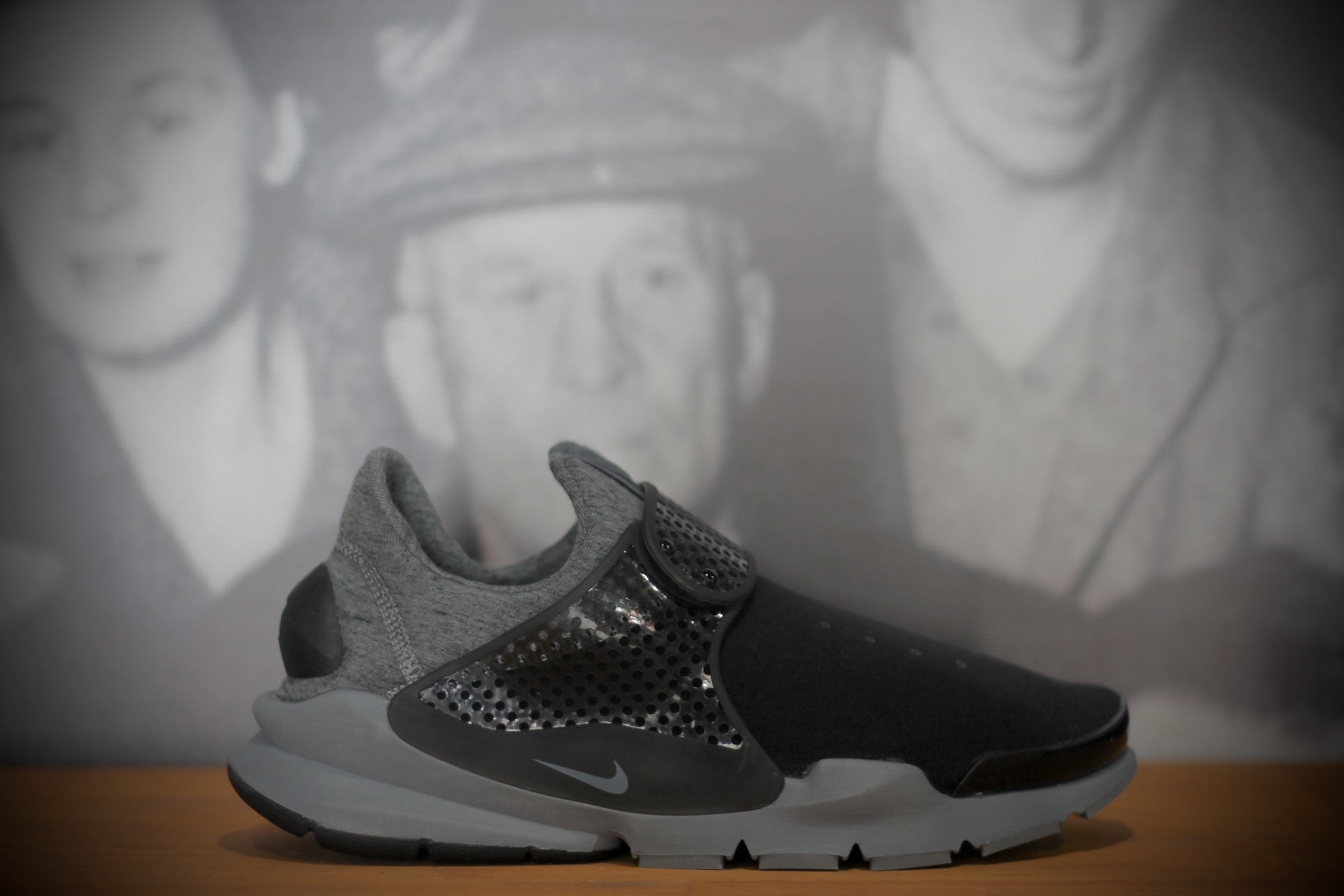 NIKE SOCK DART TECH FLEECE BLACK GRAY 834669 001 - thesneakerspy