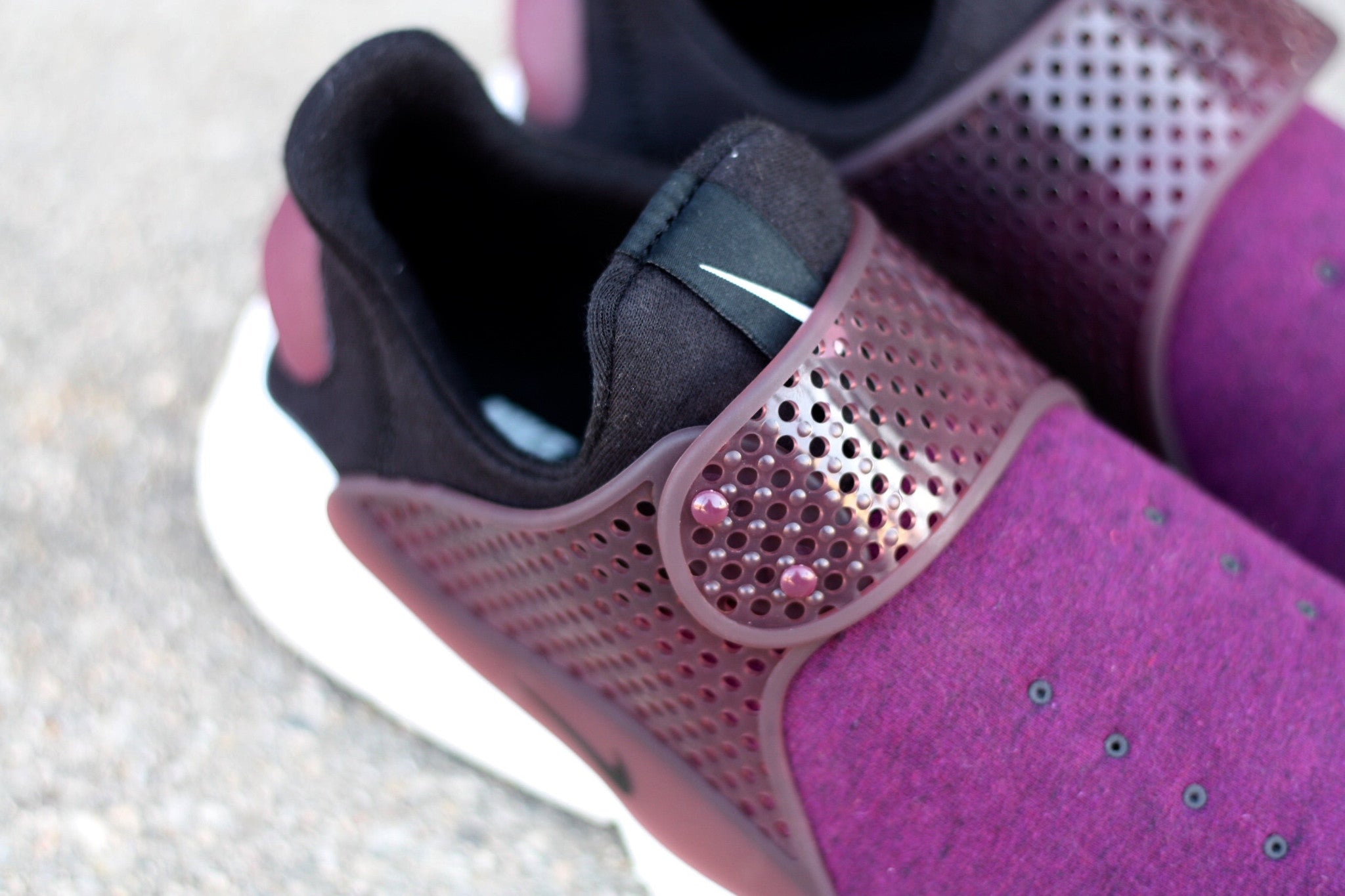 NIKE SOCK DART TECH FLEECE "MULBERRY" 834669-501 - thesneakerspy