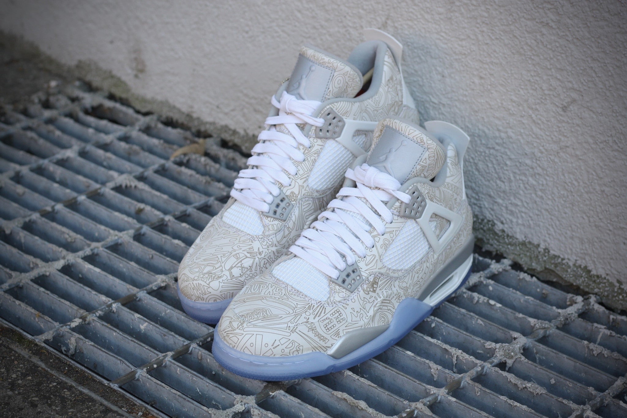 AIR JORDAN RETRO 4 "LASER" 705333-105 - thesneakerspy