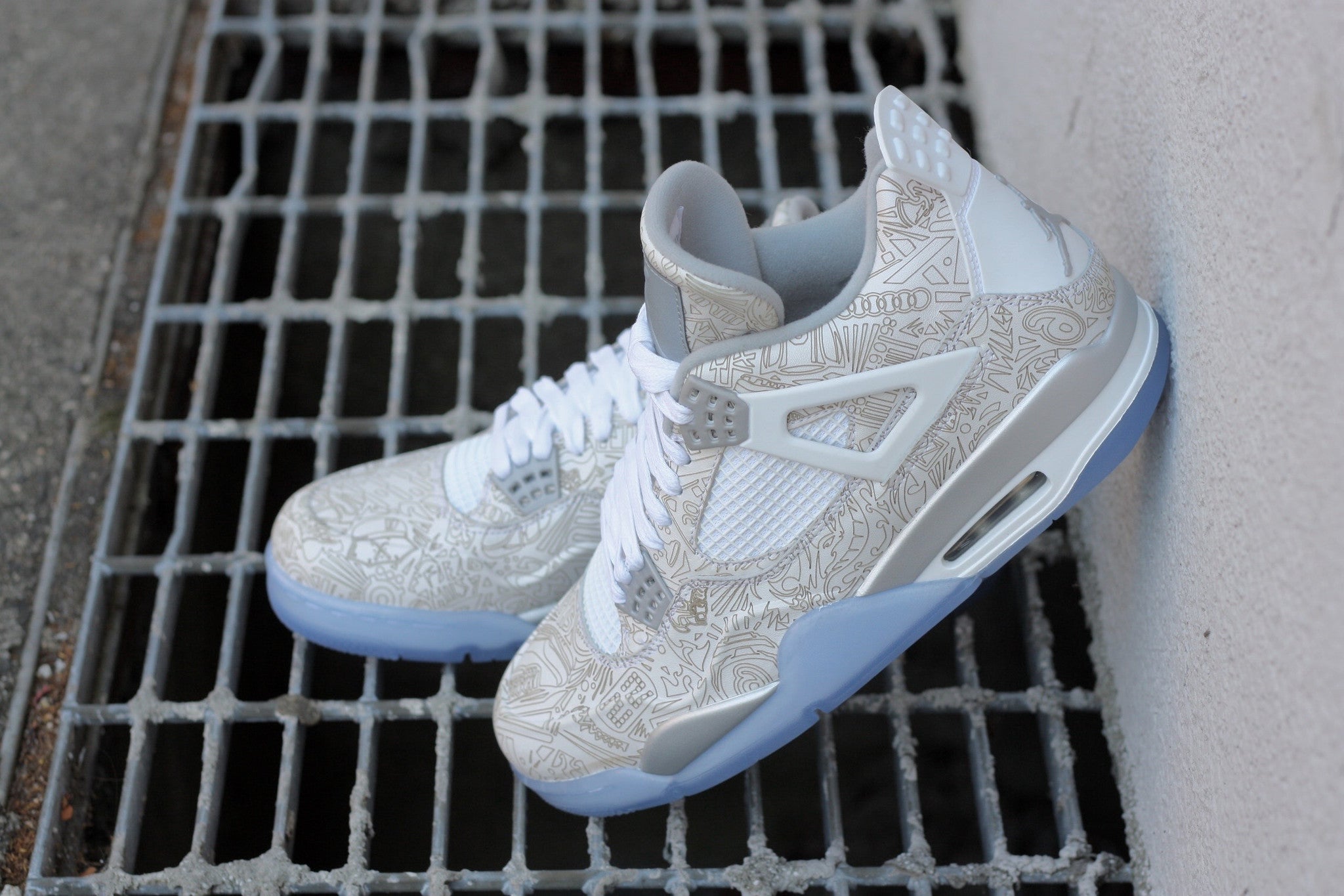 AIR JORDAN RETRO 4 "LASER" 705333-105 - thesneakerspy