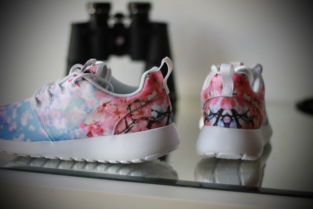 NIKE ROSHERUN QS "CHERRY BLOSSOM" 819960-100 - thesneakerspy