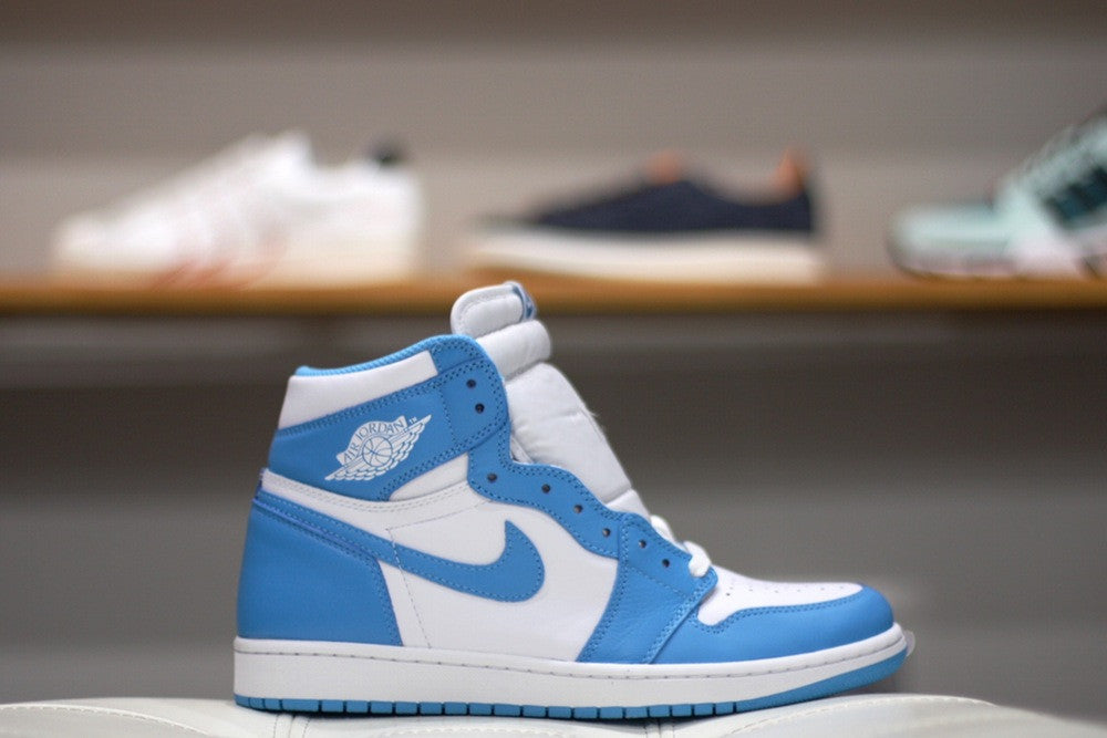 AIR JORDAN RETRO 1 HI OG "UNC" 555088 117 - thesneakerspy