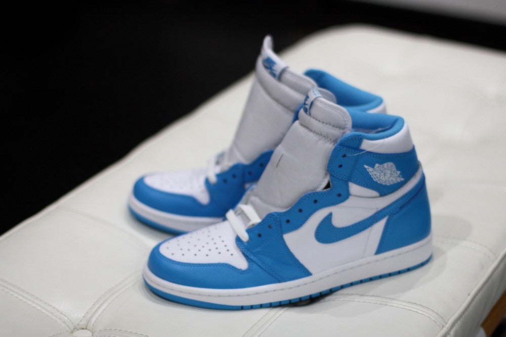 AIR JORDAN RETRO 1 HI OG "UNC" 555088 117 - thesneakerspy