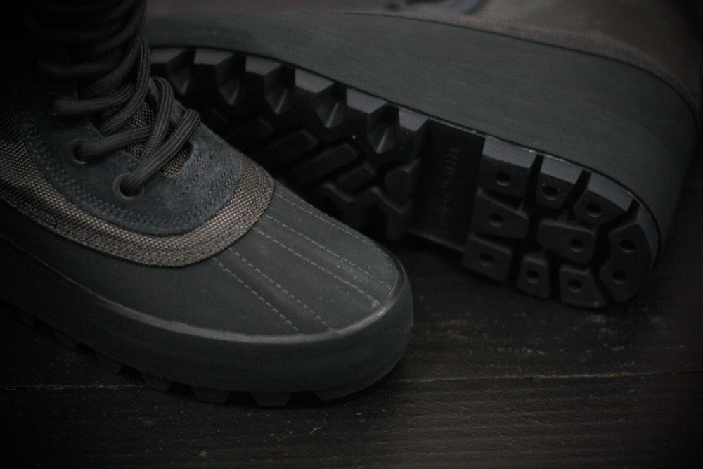 ADIDAS YEEZY 950 WMNS SEASON 1 "PIRATE" - thesneakerspy