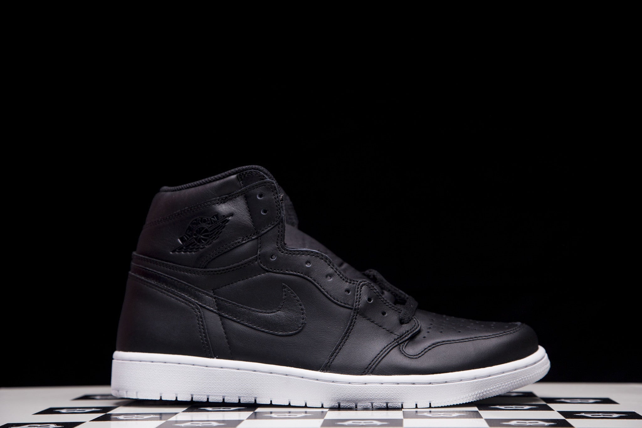 AIR JORDAN RETRO 1 HI OG "CYBER MONDAY" 555088 006 - thesneakerspy