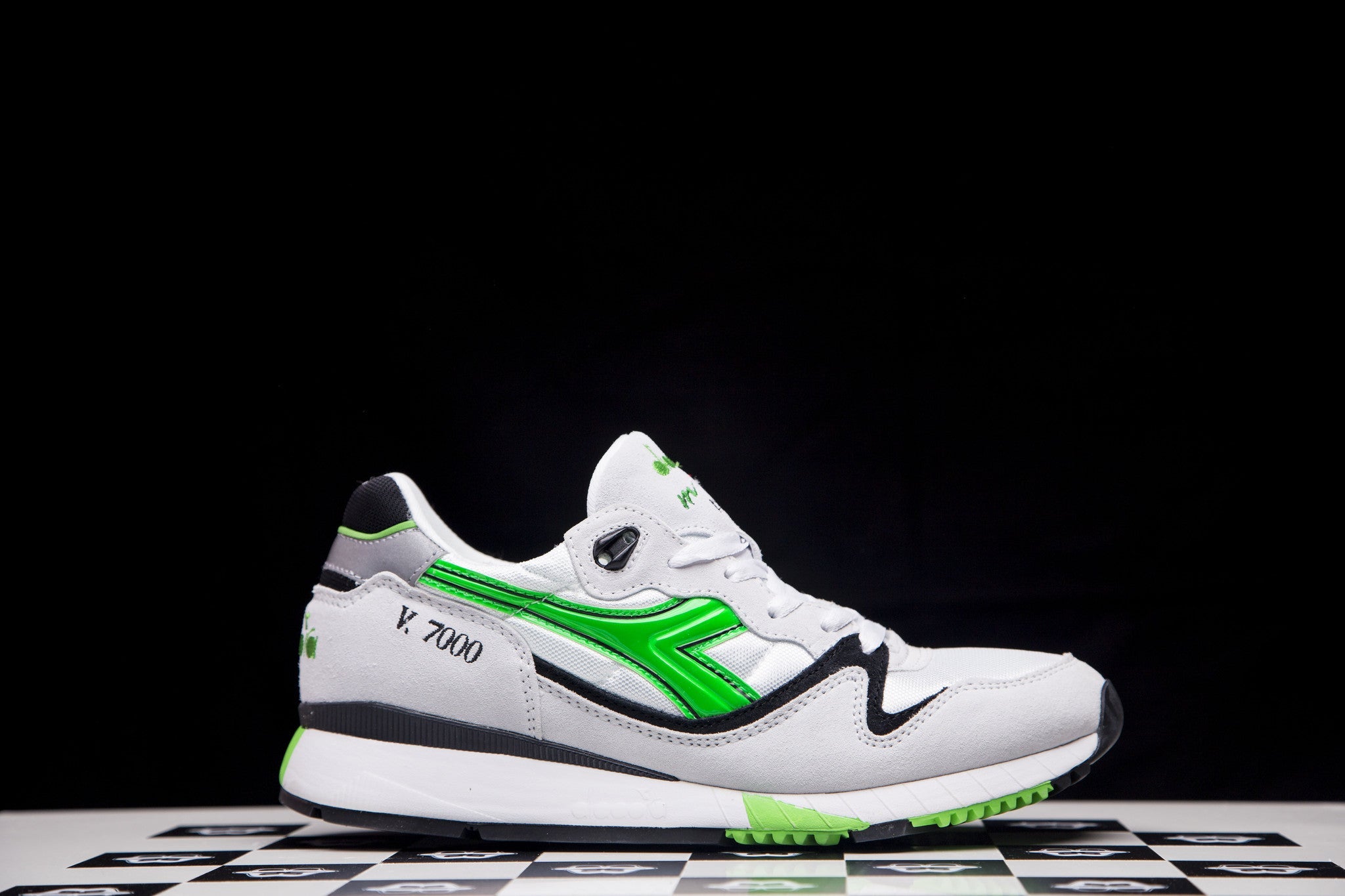 DIADORA V7000 OG WHITE NEON GREEN - thesneakerspy