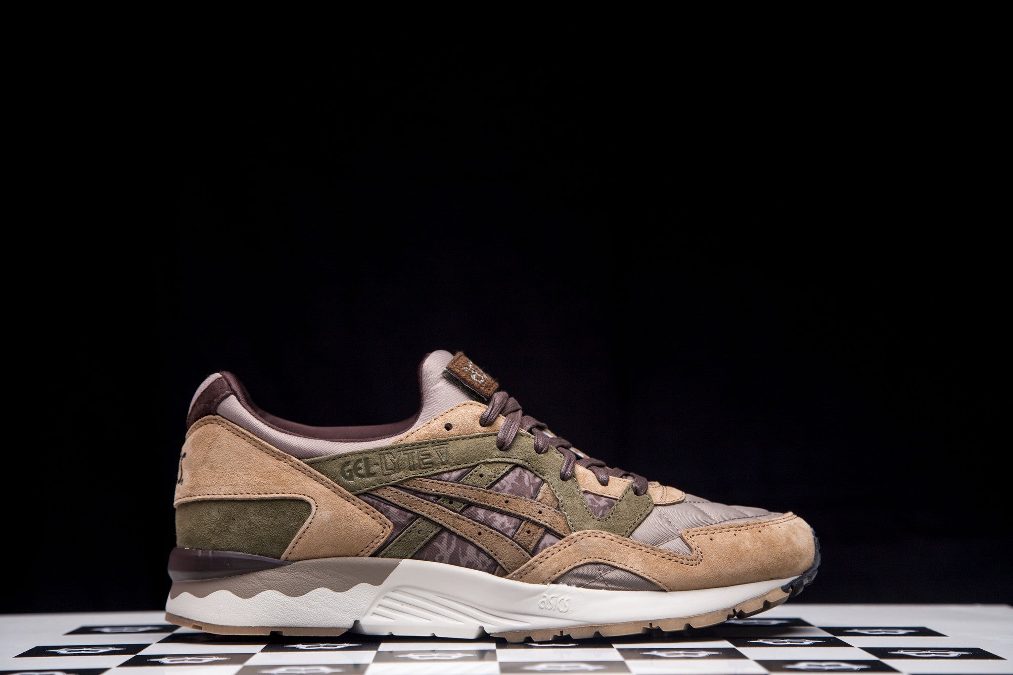 ASICS GEL LYTE 5 X SBTG X KICKSLAB "PHYS ED" TQ6J3Q-6061 - thesneakerspy