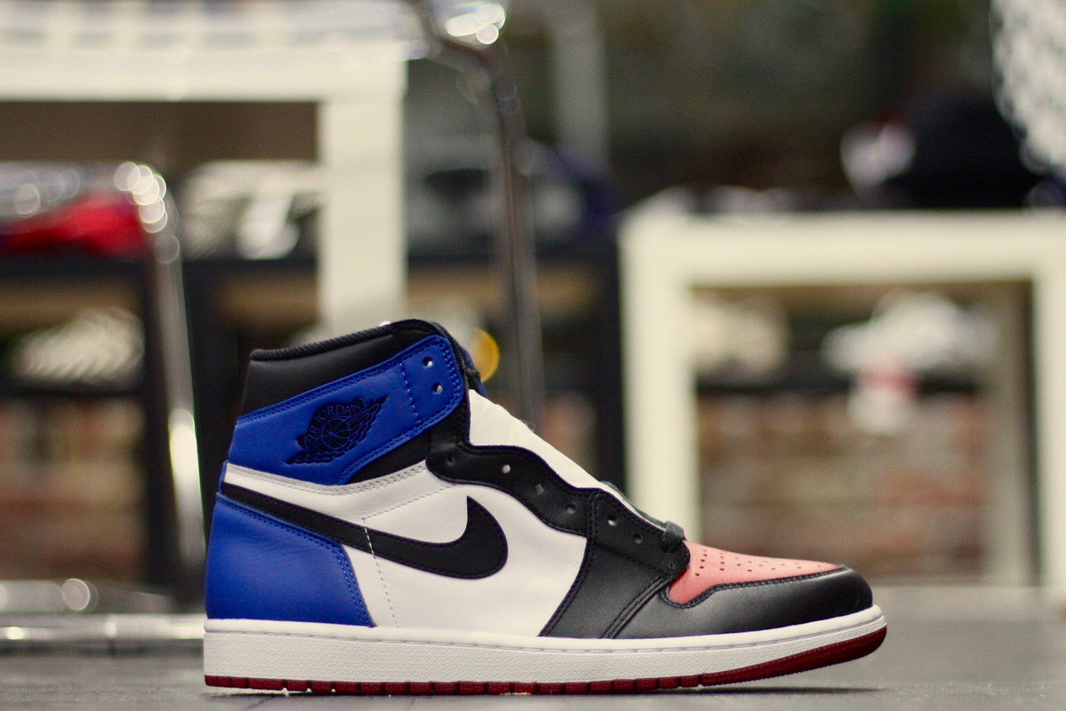 AIR JORDAN RETRO 1 "TOP 3" 555088-026 - thesneakerspy