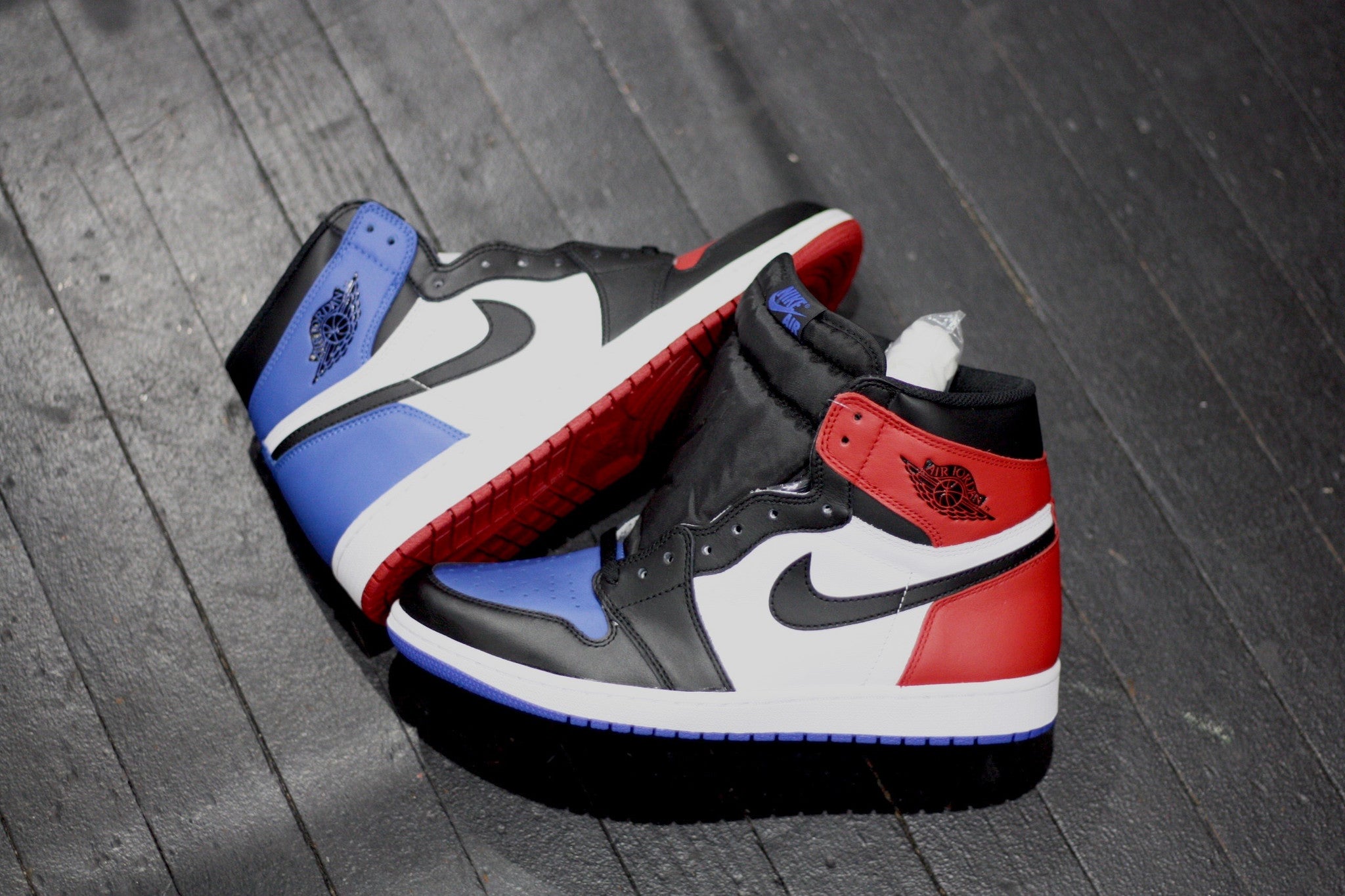 AIR JORDAN RETRO 1 "TOP 3" 555088-026 - thesneakerspy