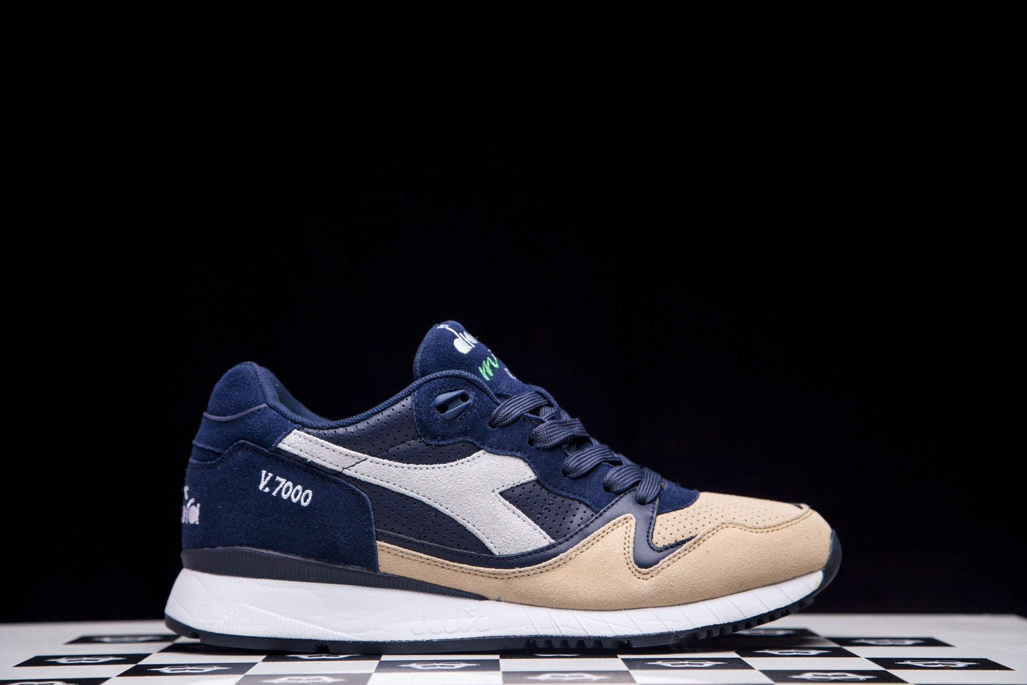 DIADORA V7000 BLUE CORSAIR - thesneakerspy