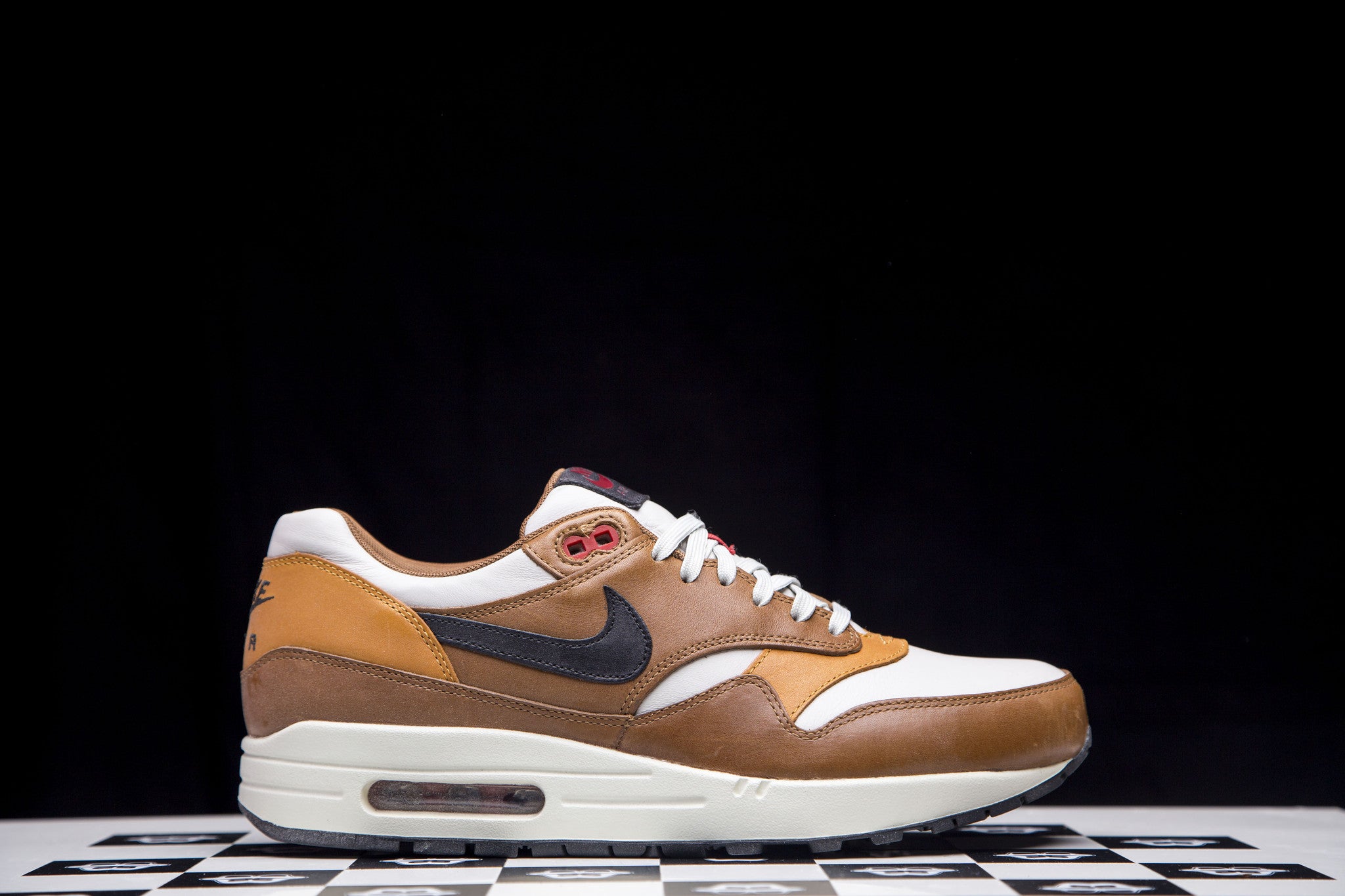 NIKE AIR MAX 1 ESCAPE QS 718302 002 - thesneakerspy